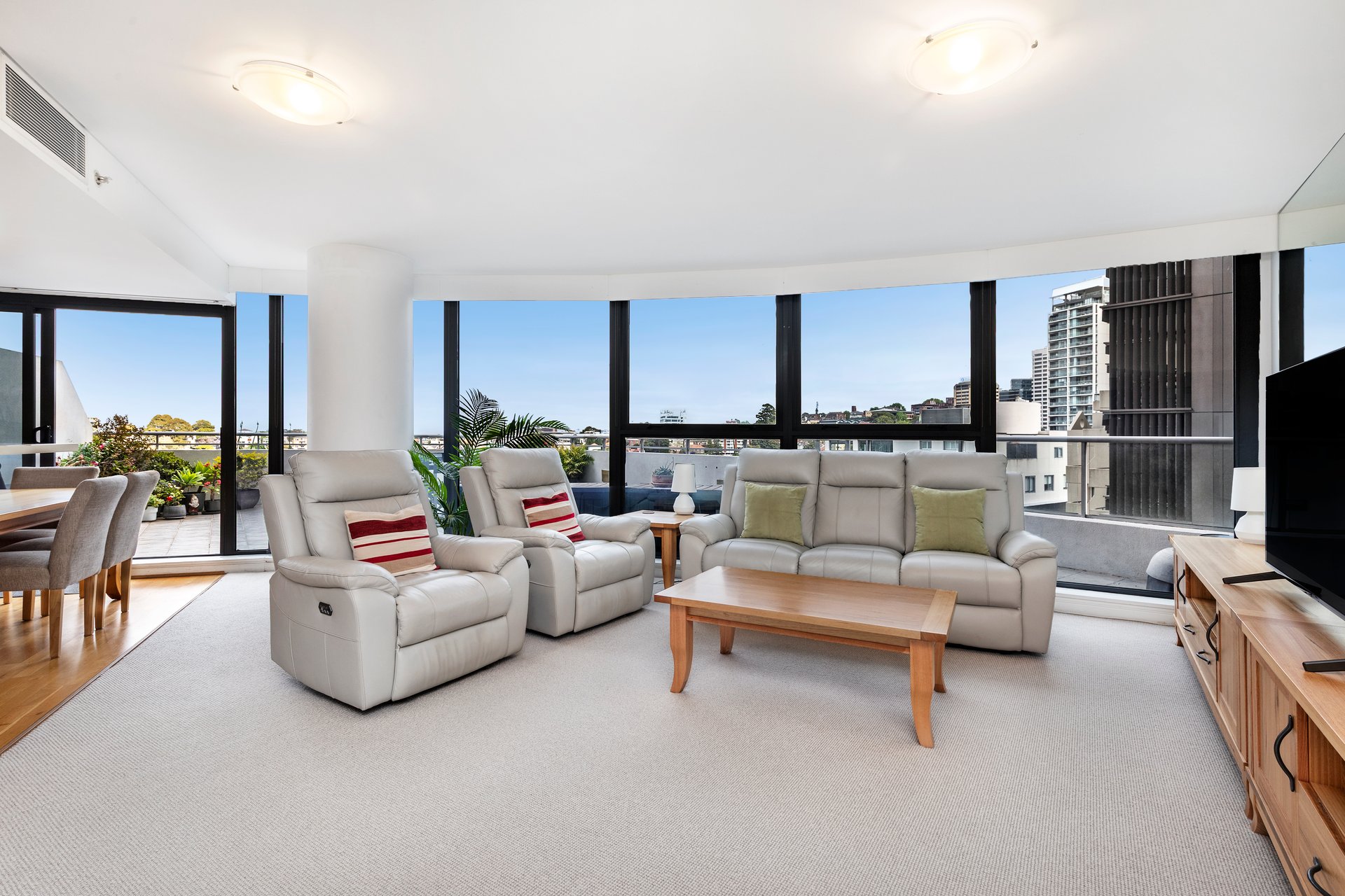 1507/30 Glen Street, Milsons Point For Sale by James Avenue