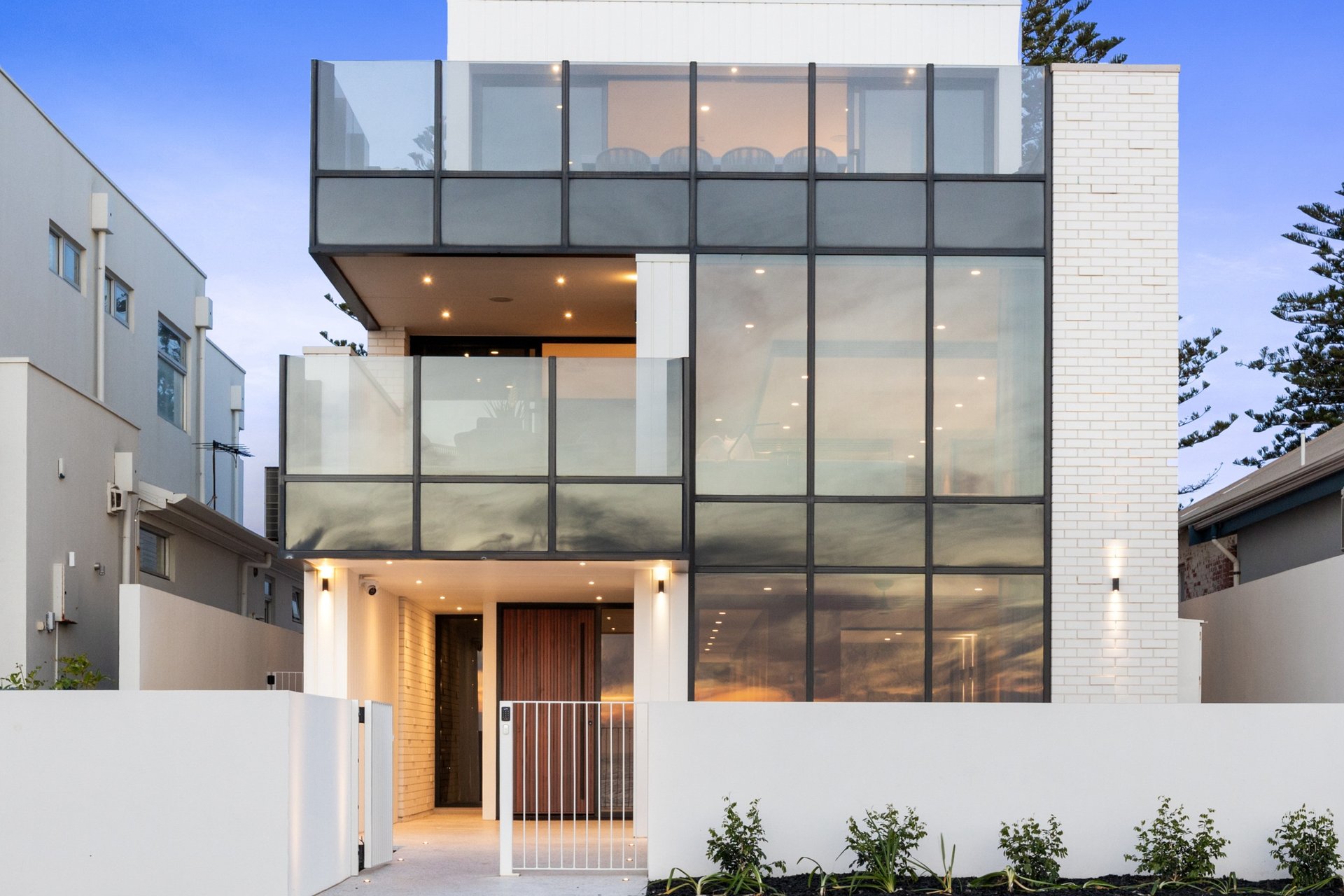 129 Esplanade, Henley Beach South For Sale by Giordano & Partners