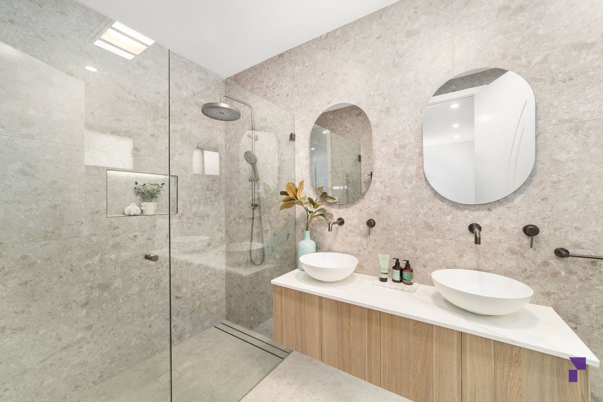 5B Hervey Street, Georges Hall For Sale by Pace Property Agents - image 1