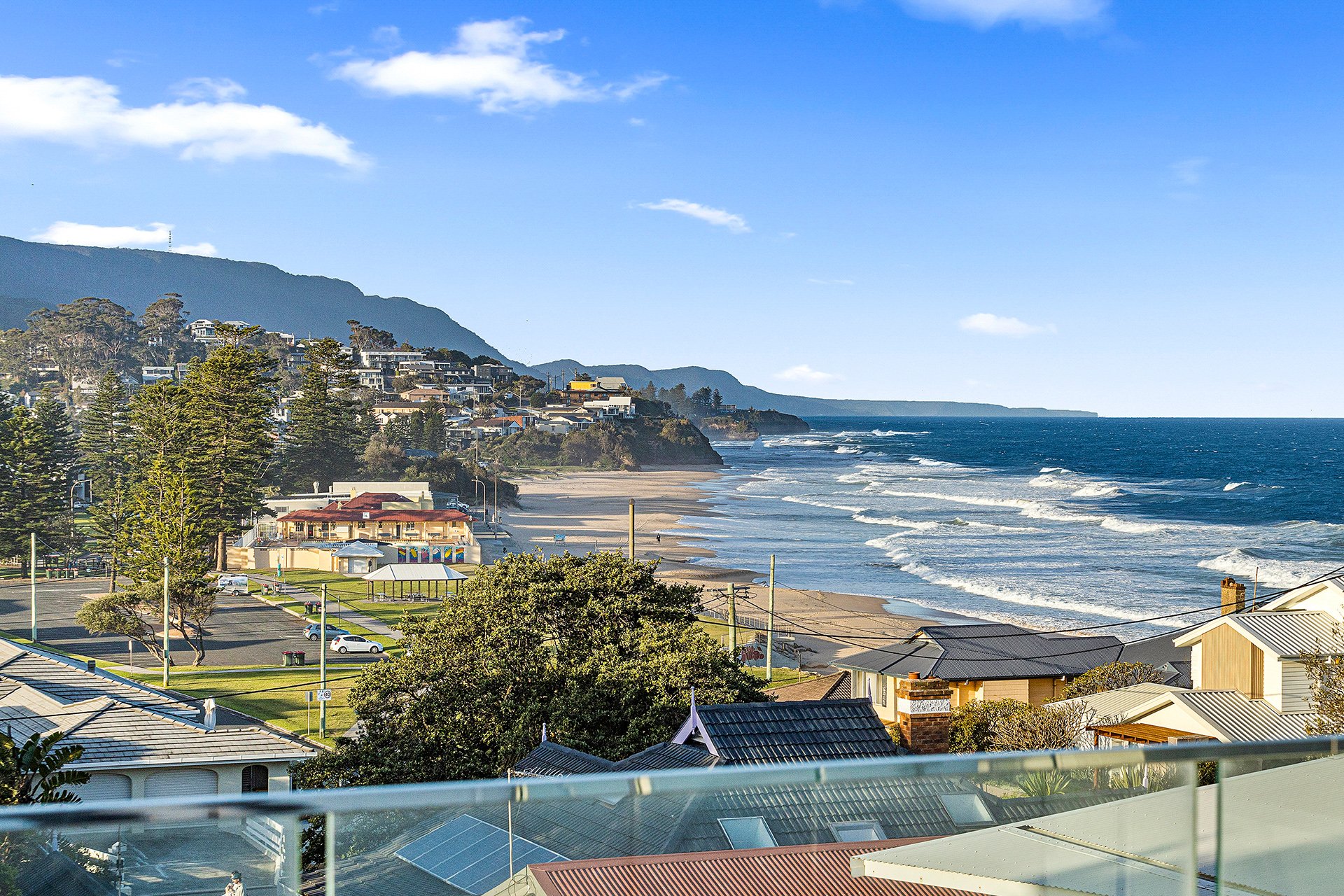 17 Surfers Parade, Thirroul For Sale by Laurence Morgan Real Estate