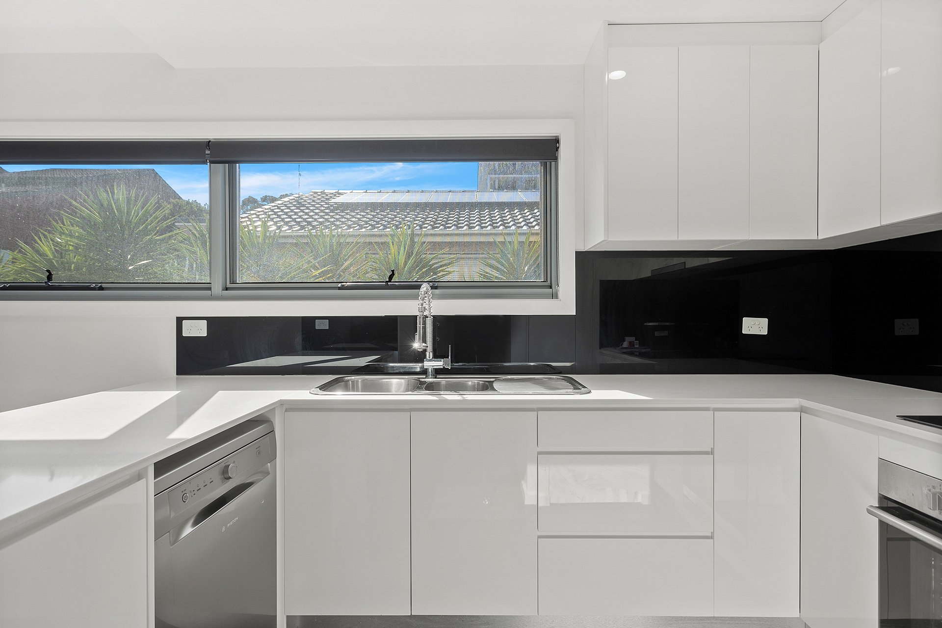 6/60 Gipps Street, Wollongong For Lease by Laurence Morgan Real Estate - image 2