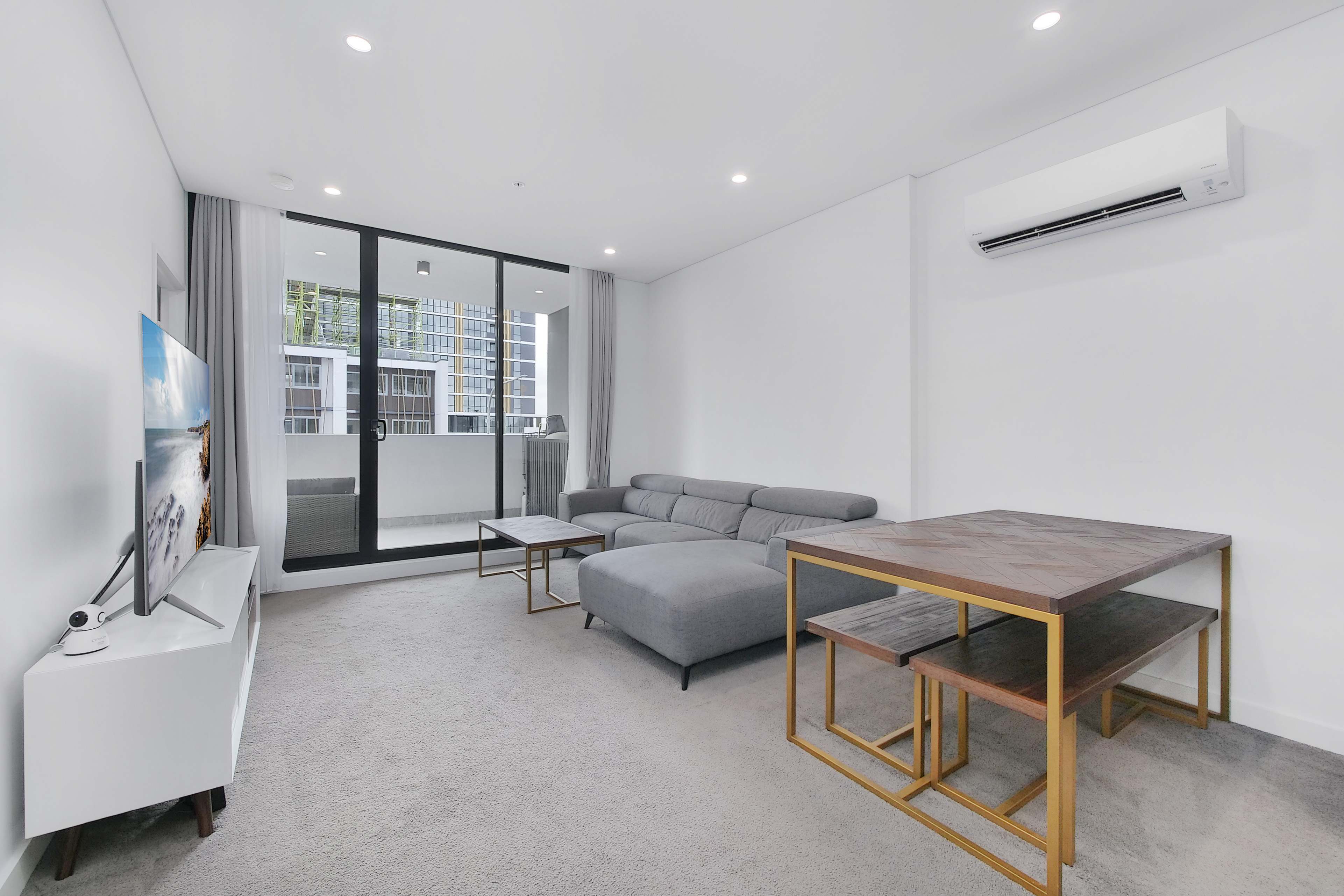 Unit 220/93 Regent Street