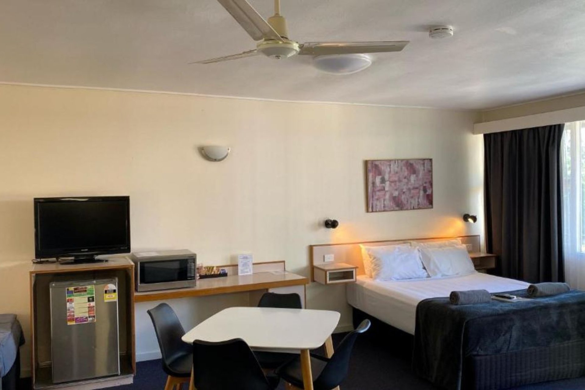d - Mid City Motor  Inn