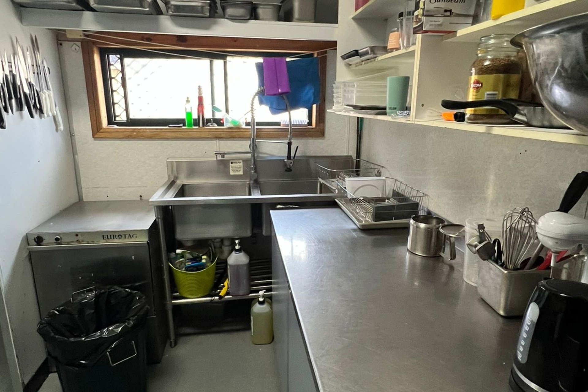 k - Henty St Fish N Grill
