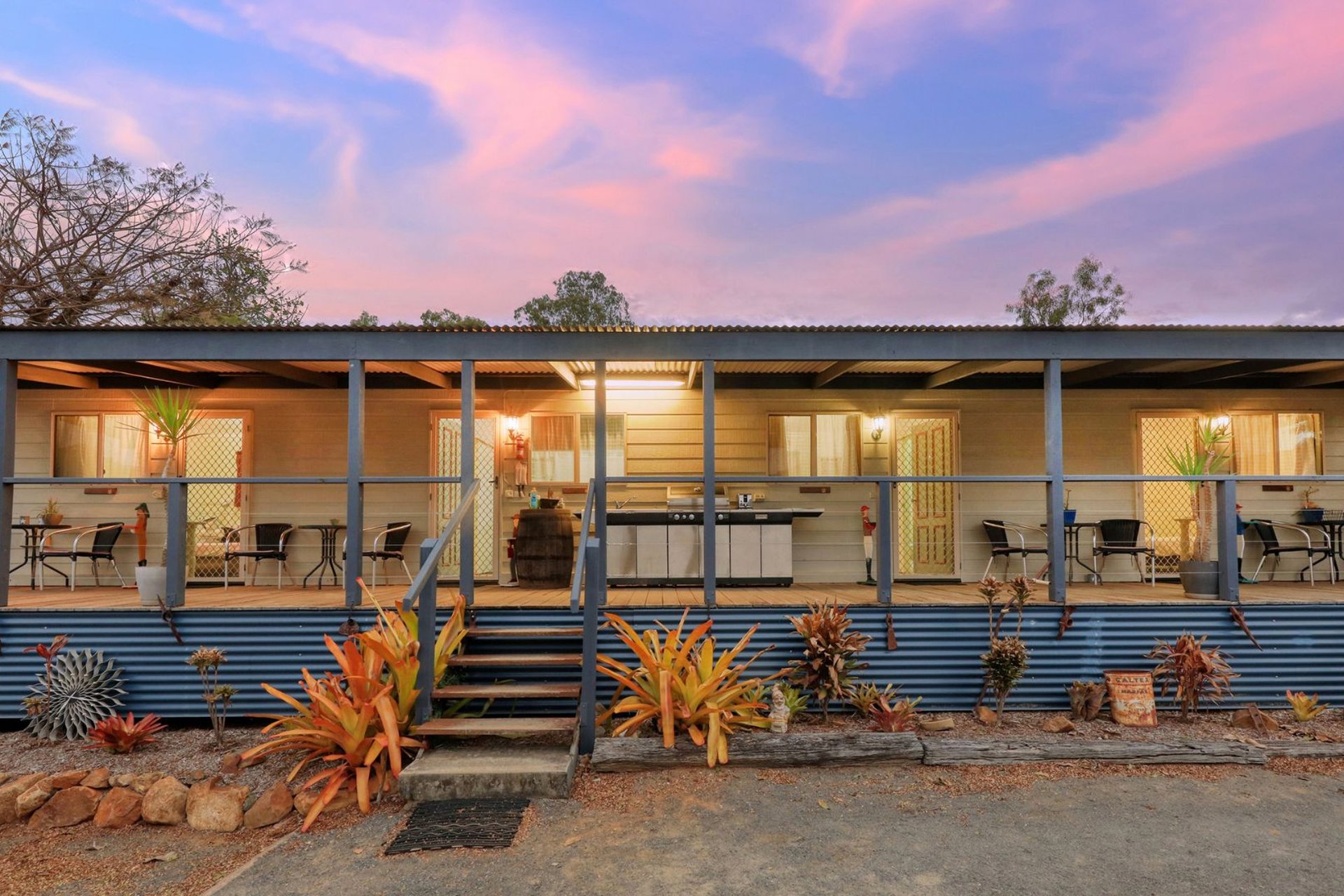 j - Silver Wattle Caravan Park