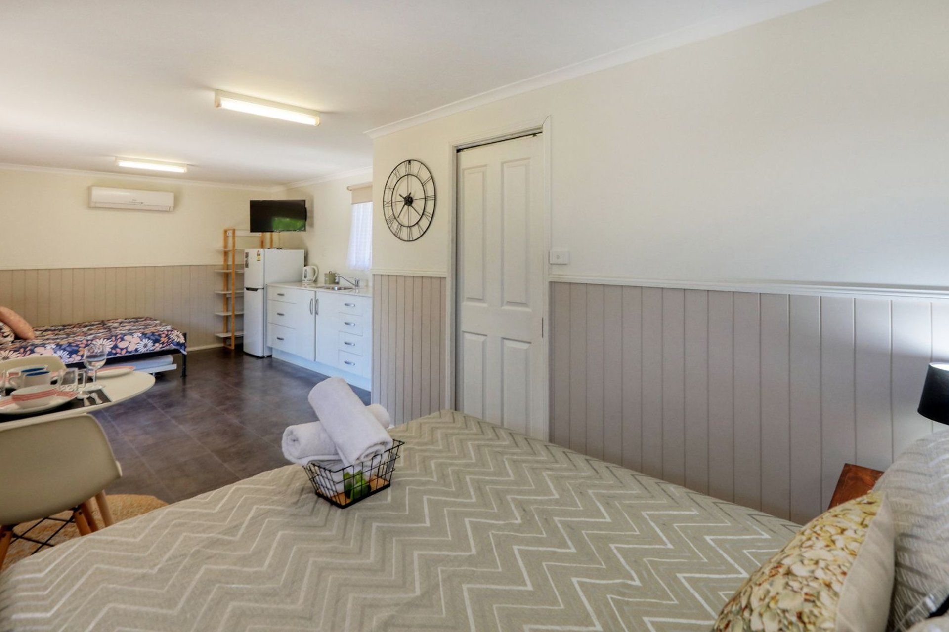 r - Silver Wattle Caravan Park