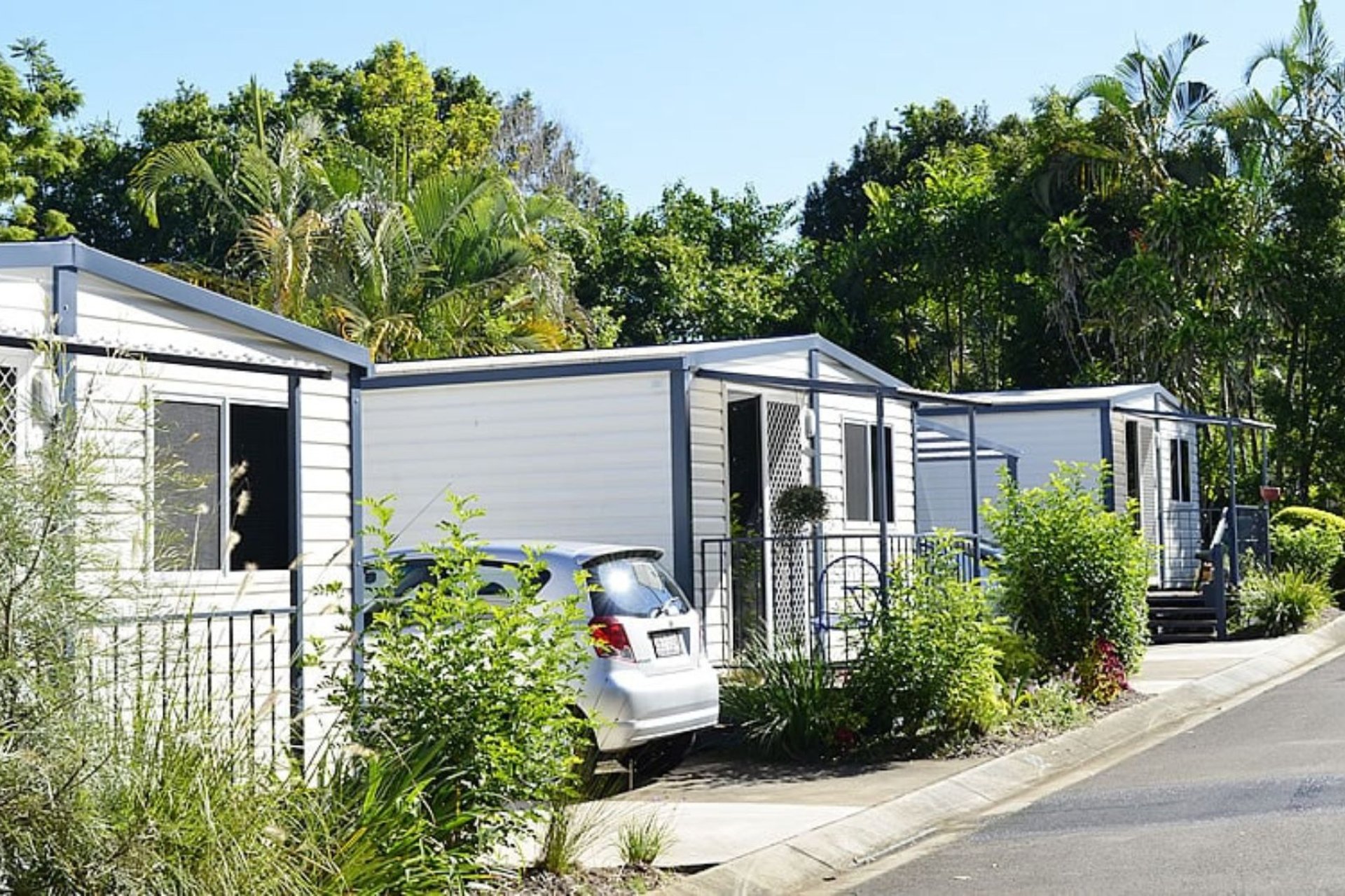 r - Palmwoods Tropical Village