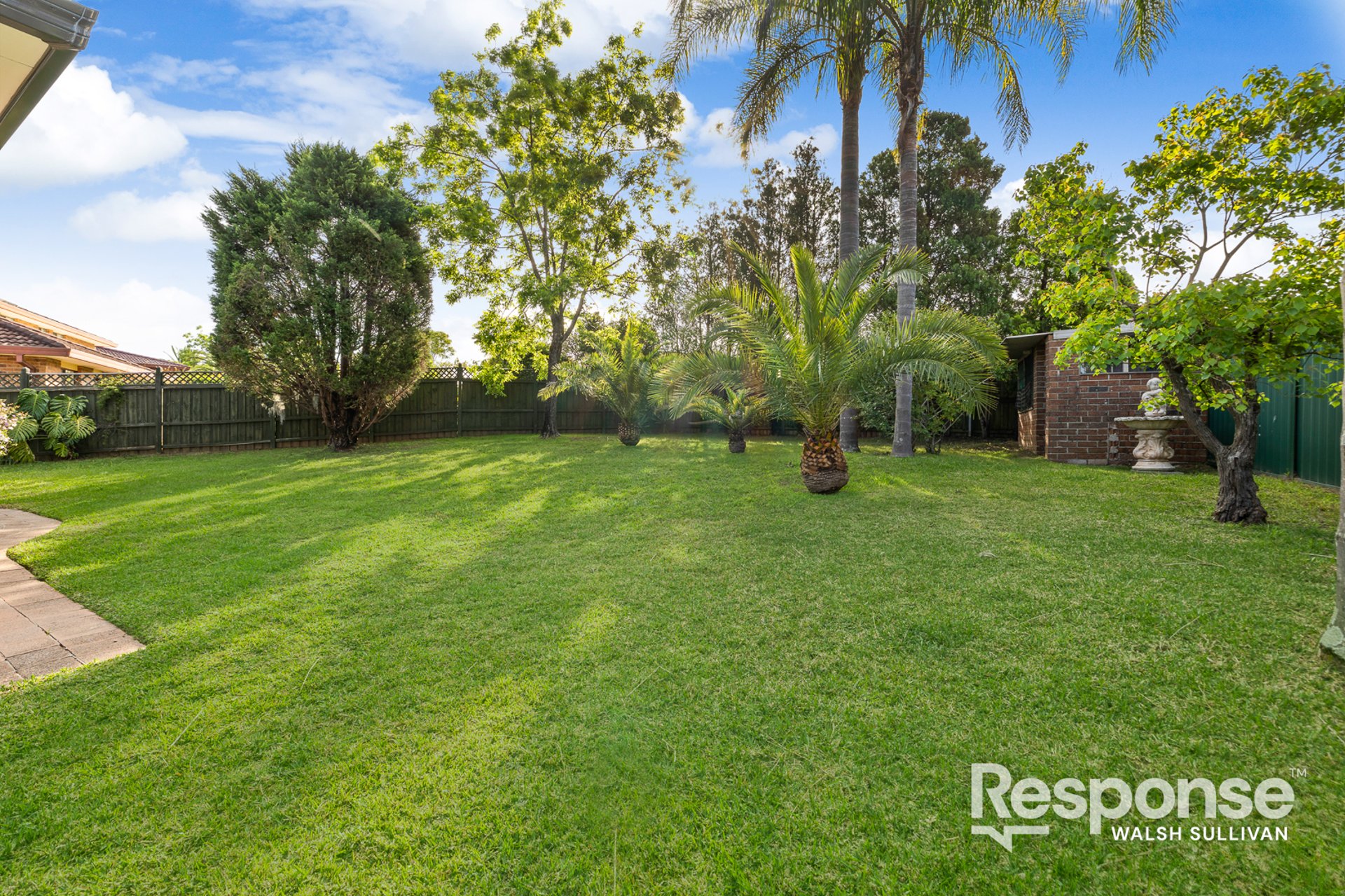 17 Batavia Place, Baulkham Hills Auction by ResponseRE Walsh Sullivan Northmead - image 1