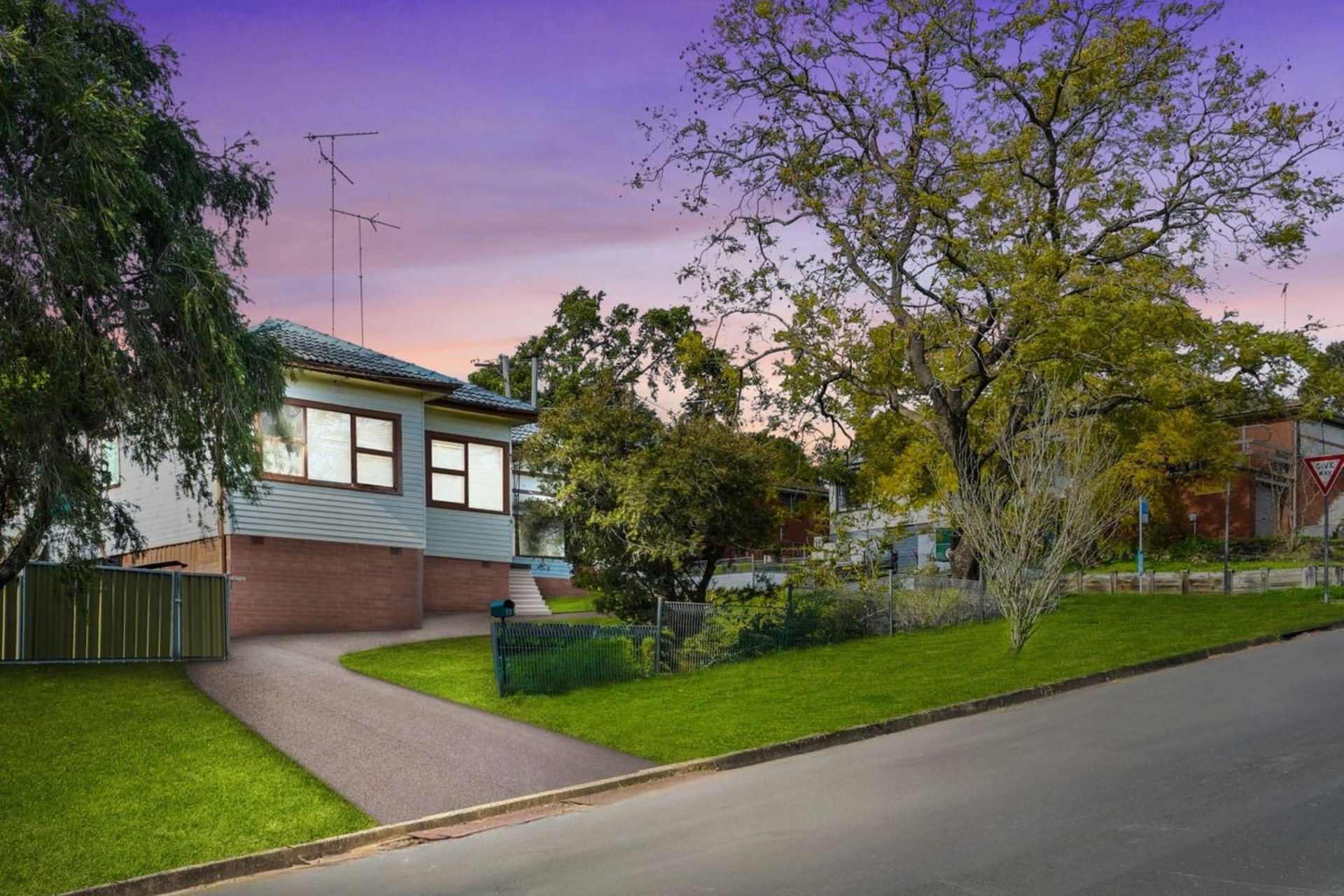 19 Hillcrest Avenue, Penrith For Sale by ResponseRE