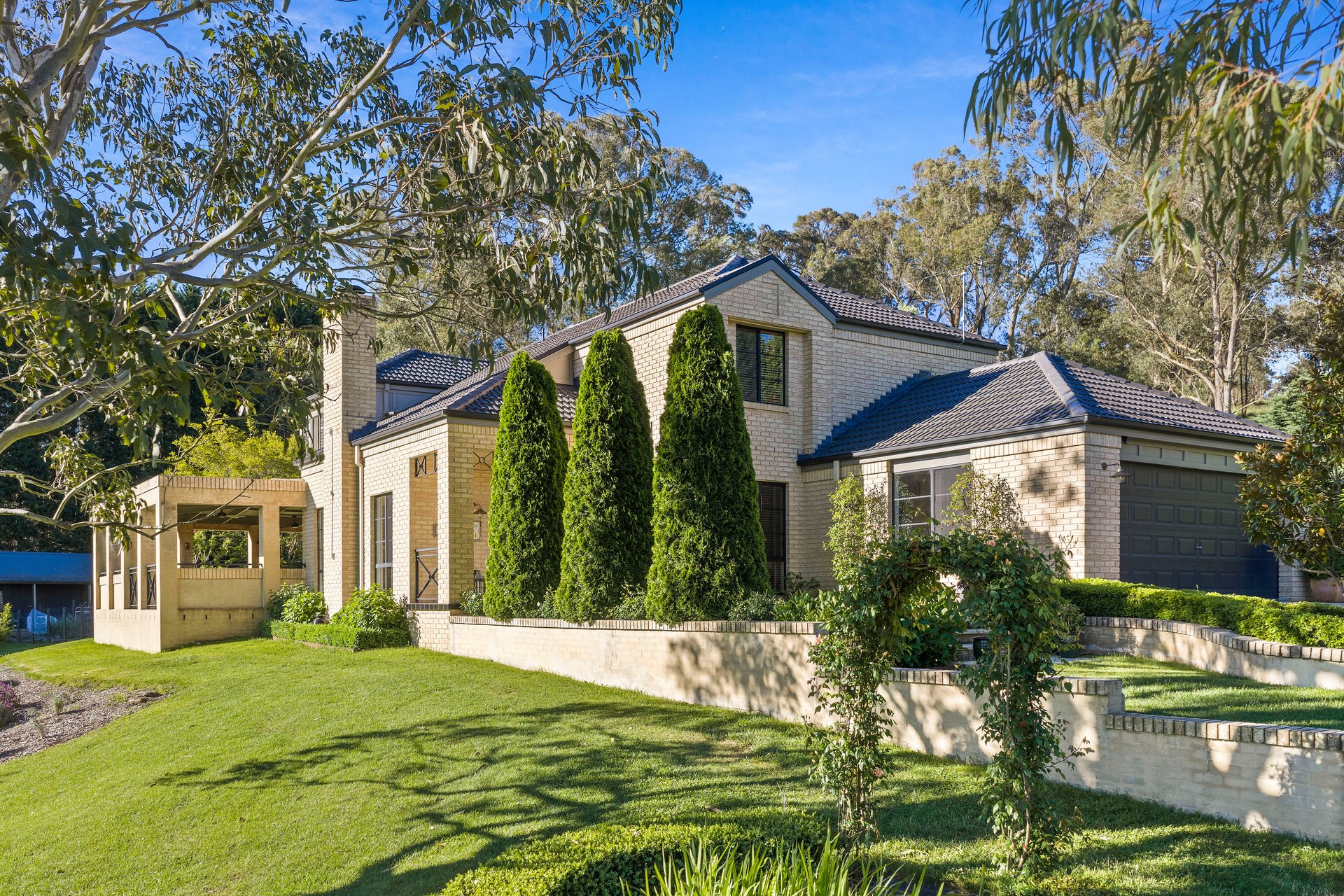 13 Carisbrooke Row, Bowral For Sale by Sydney Sotheby's International Realty - image 2