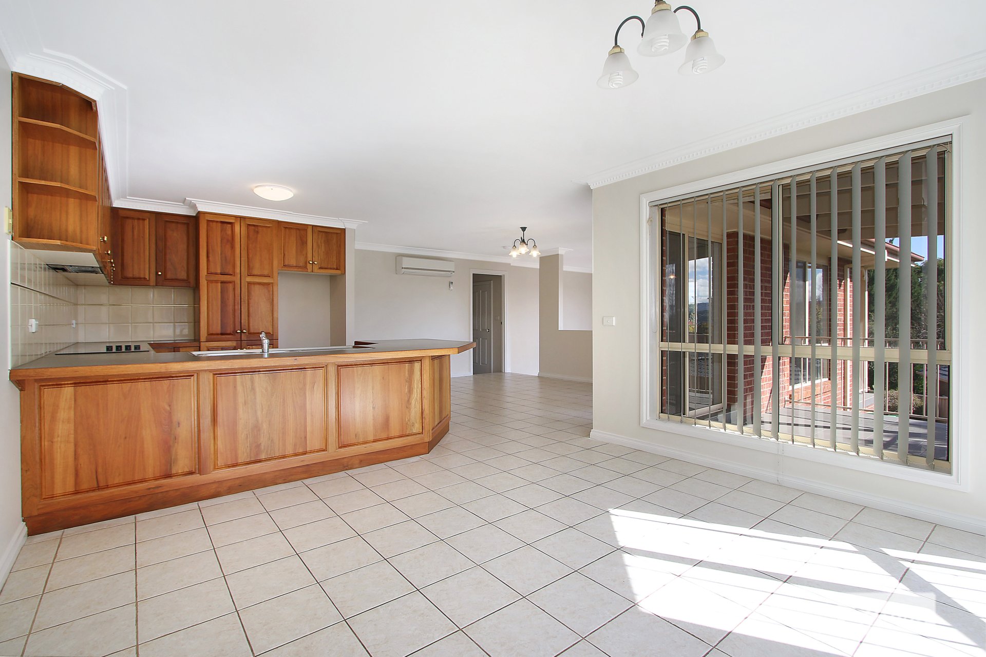 1/10 Willern Court — photo 2 of 7