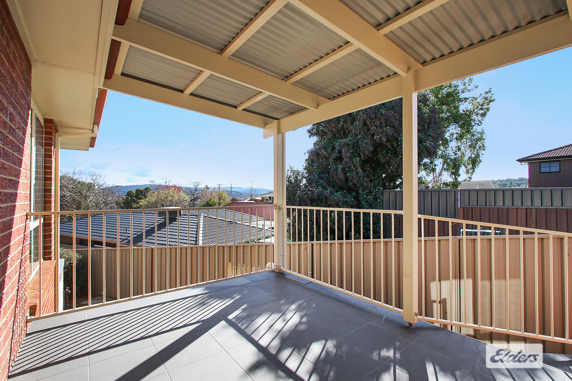 1/10 Willern Court — photo 6 of 7