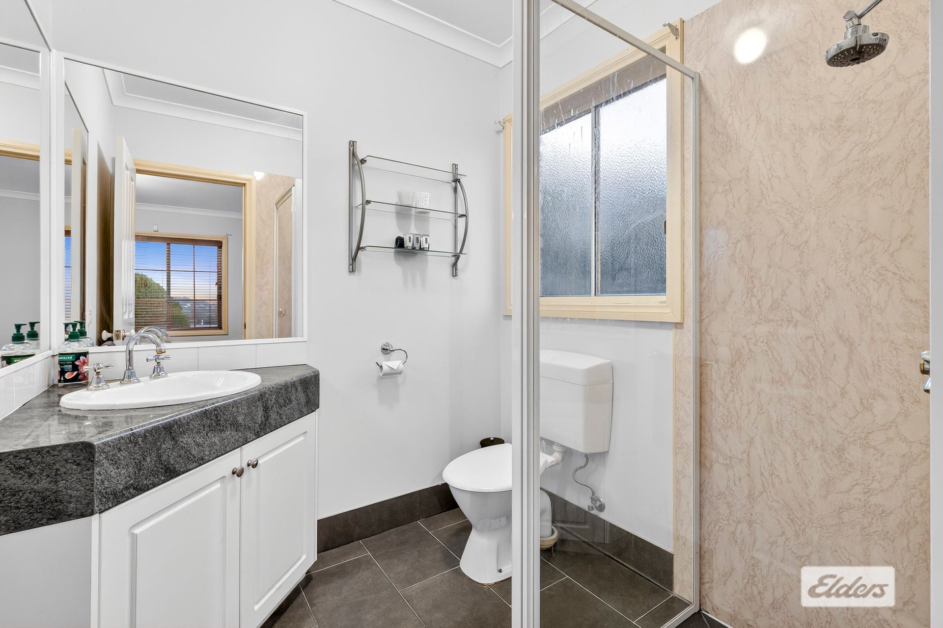 38 Avondale Drive — photo 6 of 10