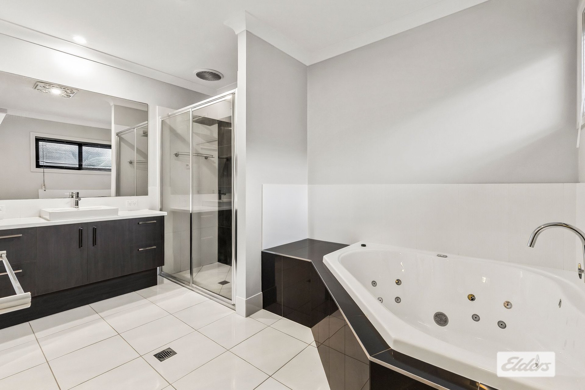 11 Princeton Court — photo 5 of 10