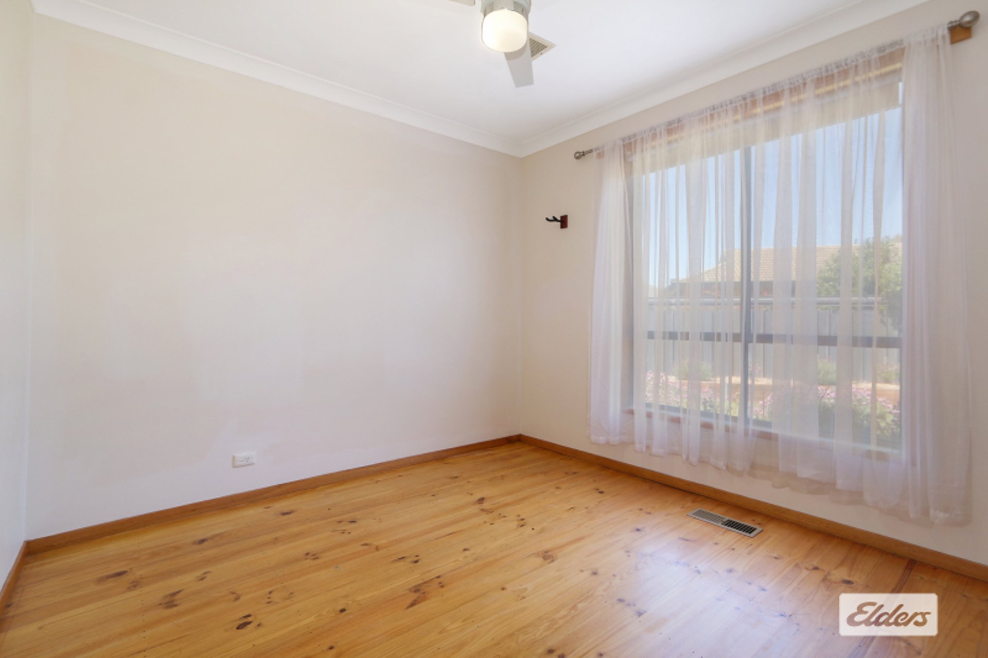 6 Poplar Street — photo 8 of 10