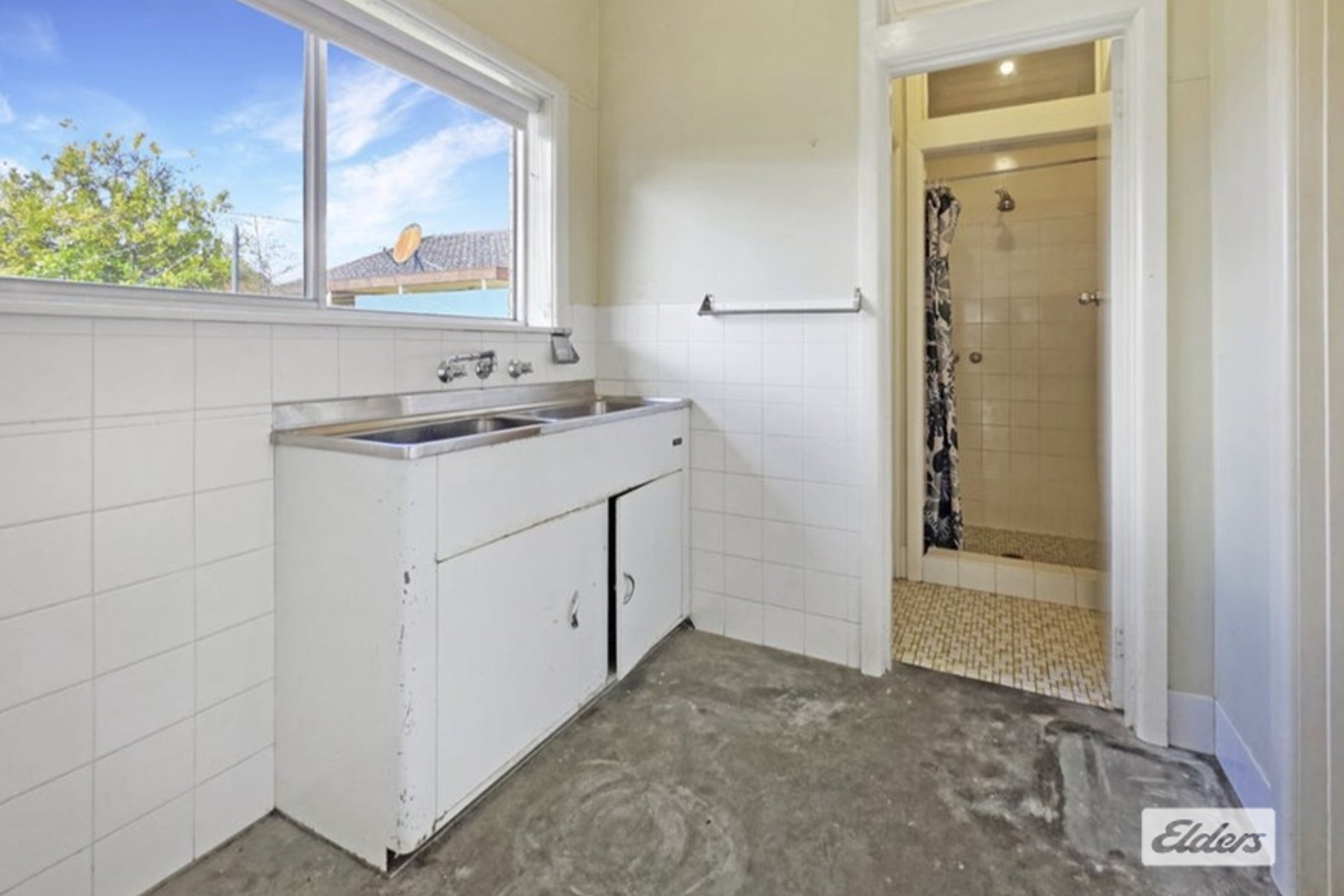 18 Schubert Crescent — photo 9 of 10