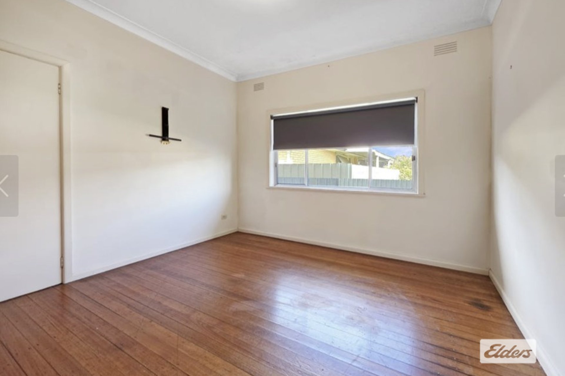 18 Schubert Crescent — photo 6 of 10