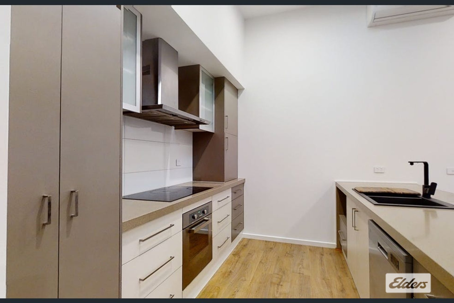 93A Phillips Street — photo 4 of 9