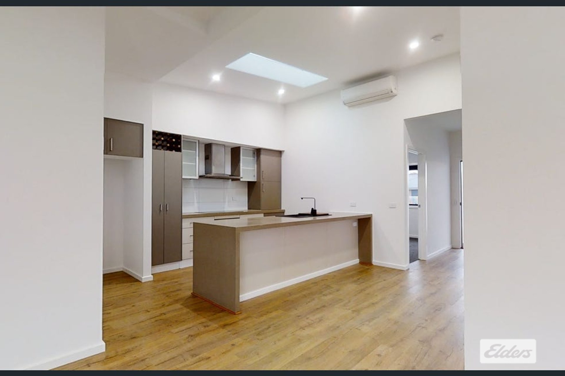 93A Phillips Street — photo 3 of 9
