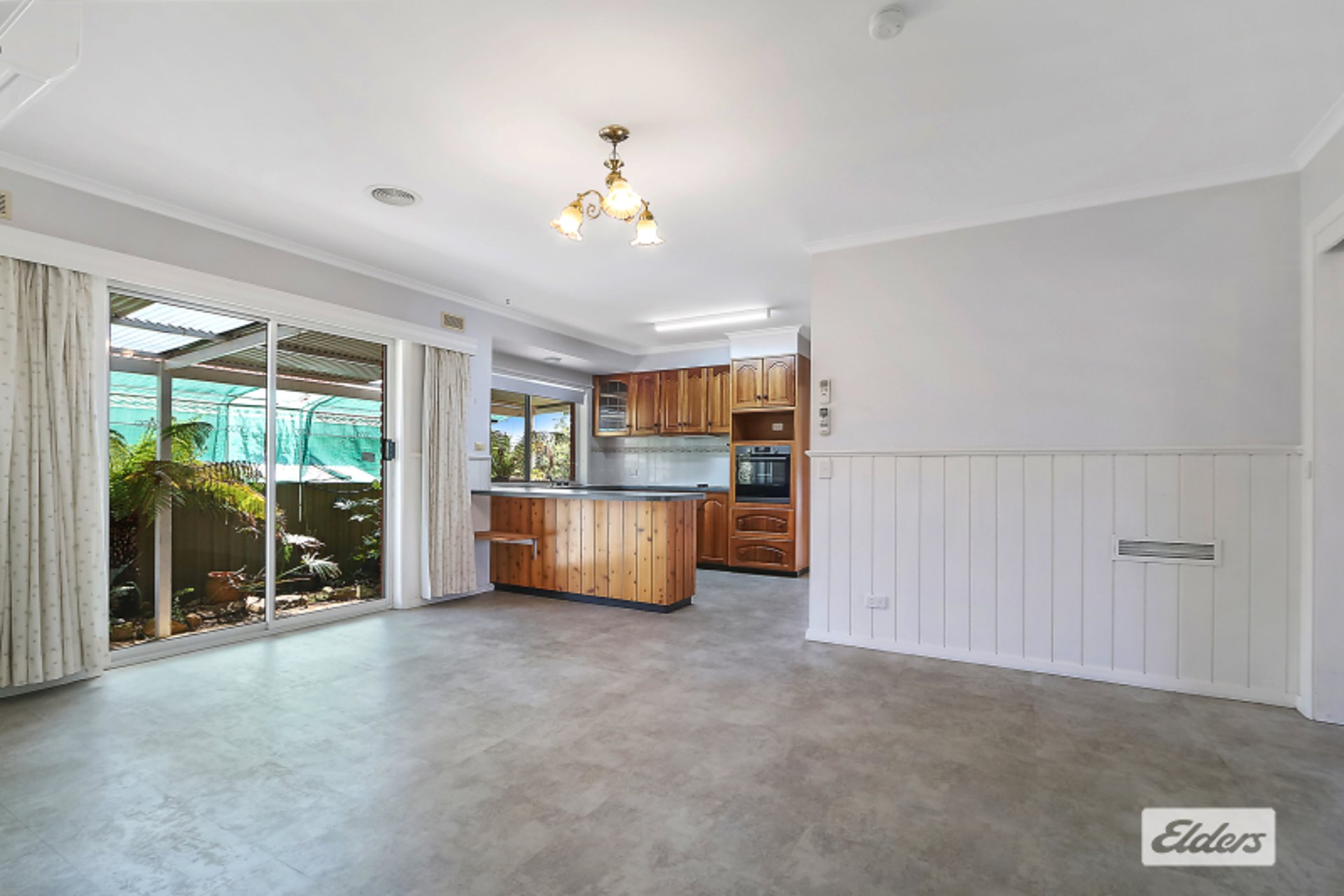 7 Sans Souci Drive — photo from Elders Real Estate Albury/Wodonga