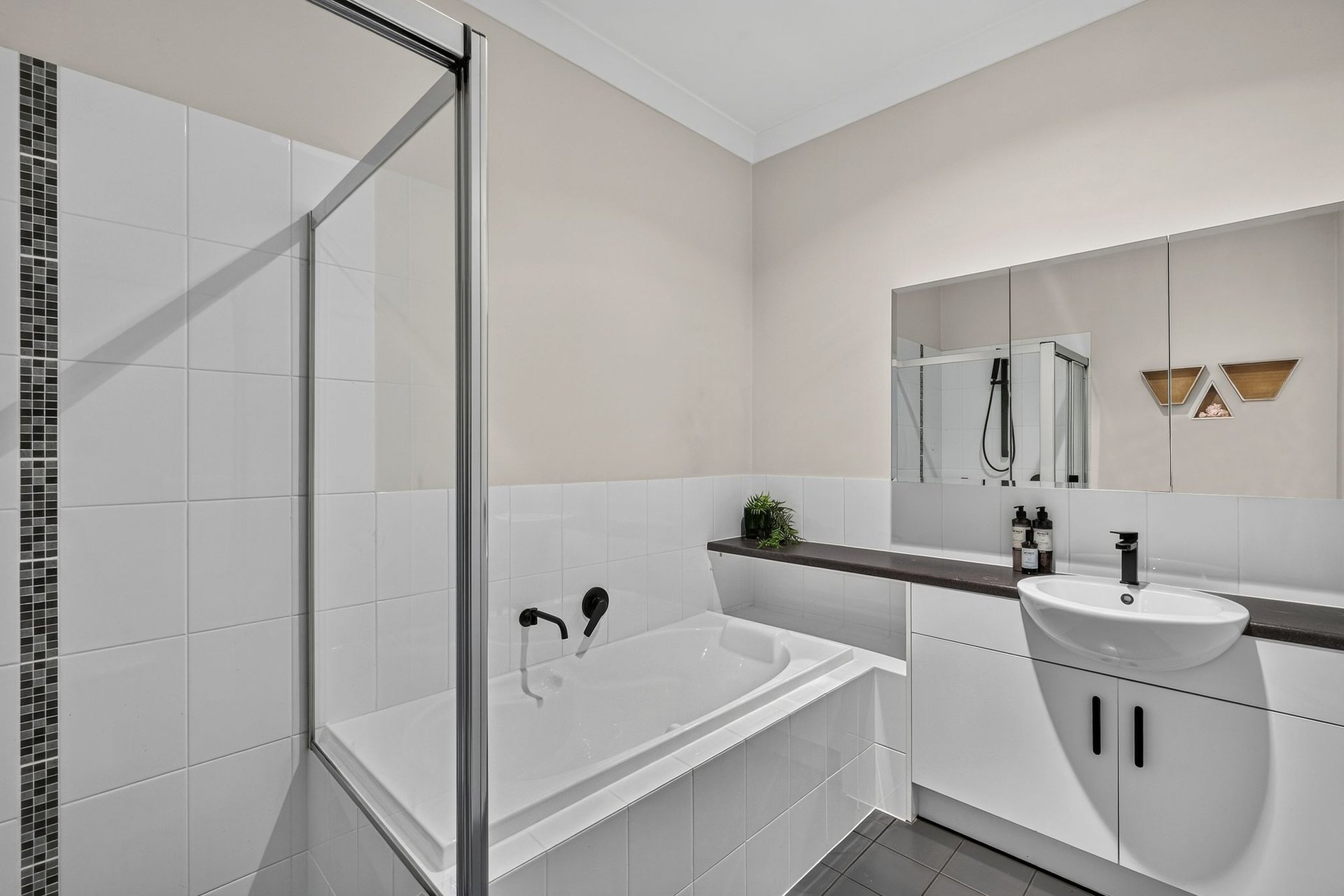2C Regan Avenue, Morphettville