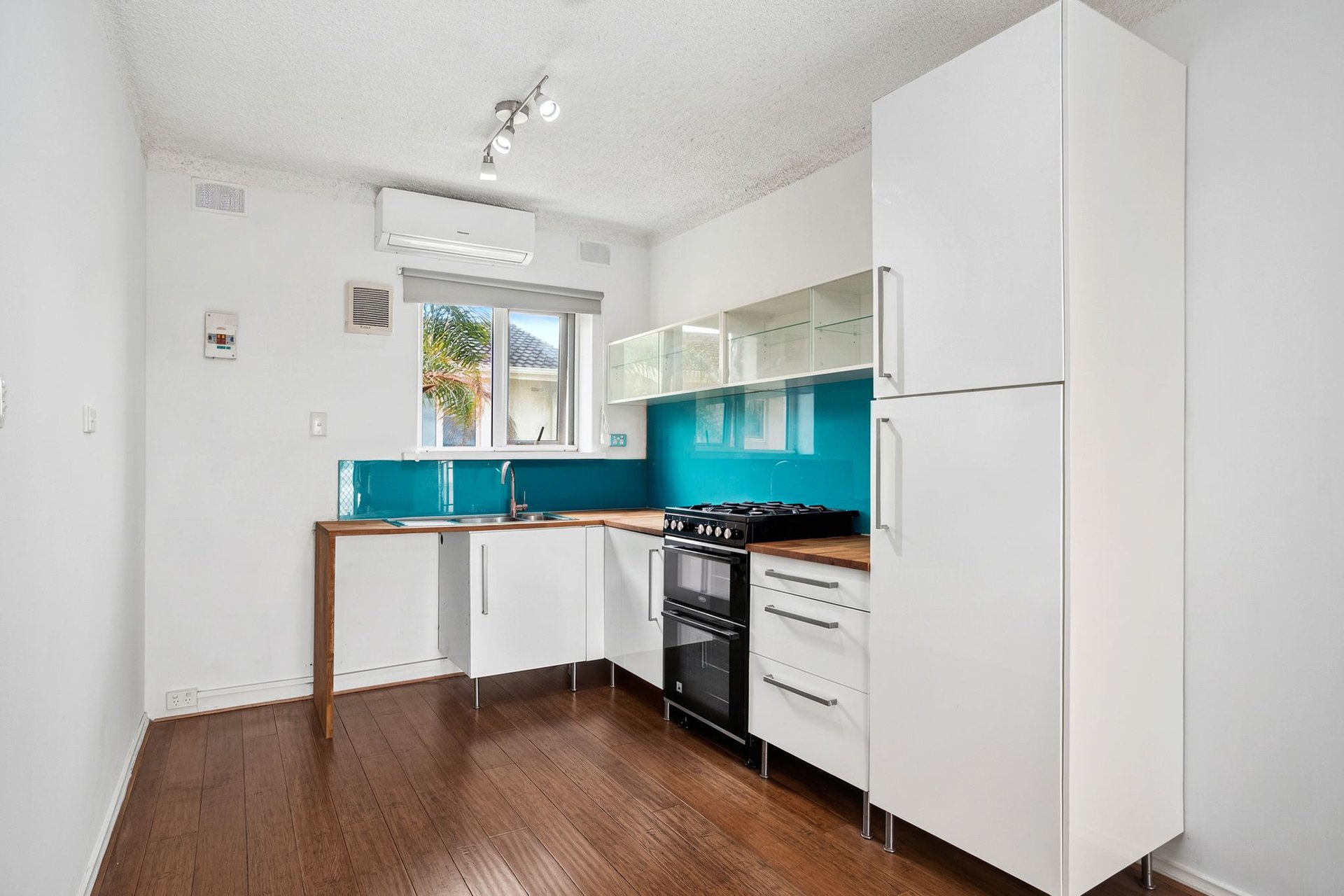8/52 North Esplanade, Glenelg North