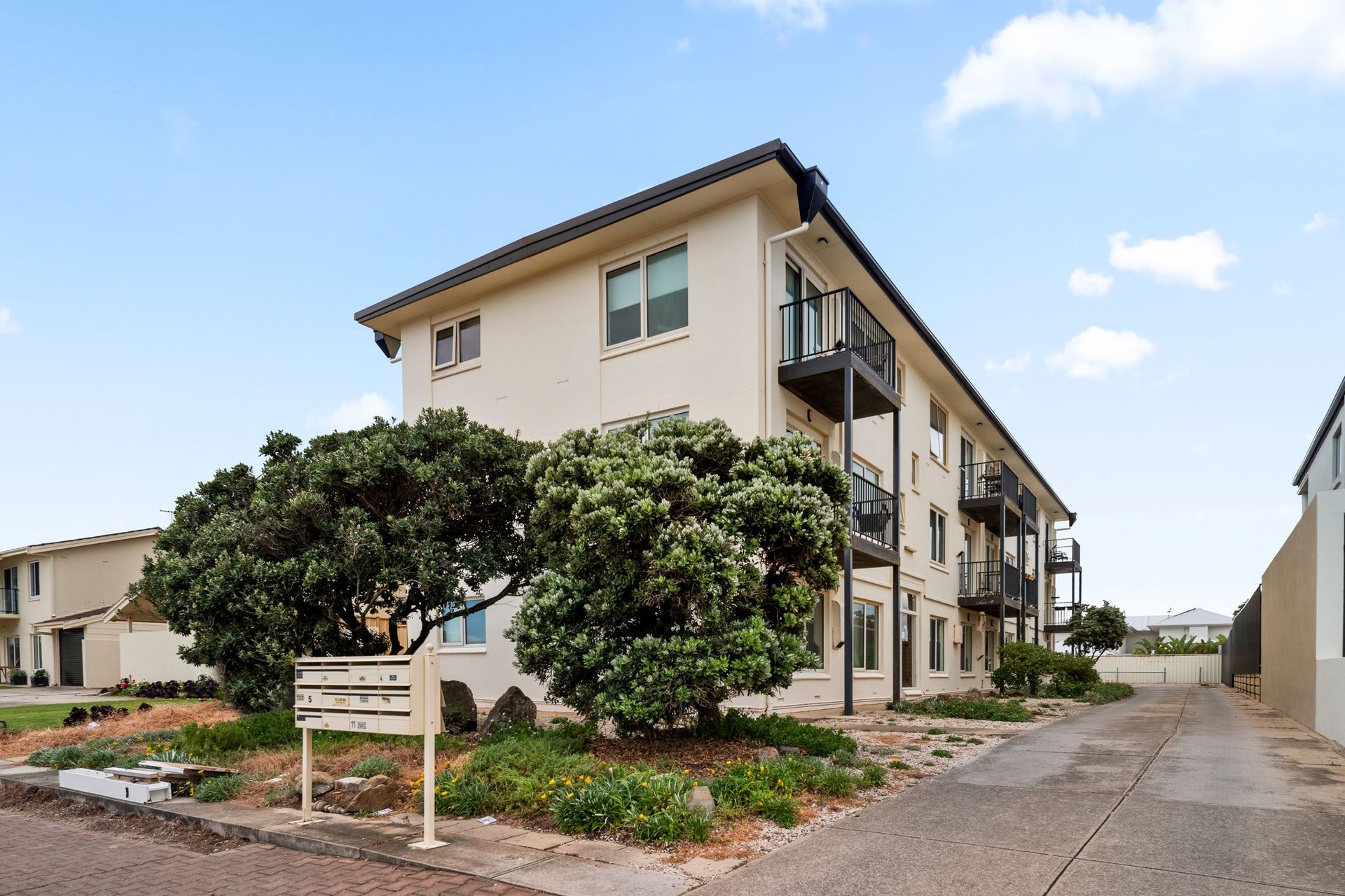 8/52 North Esplanade, Glenelg North