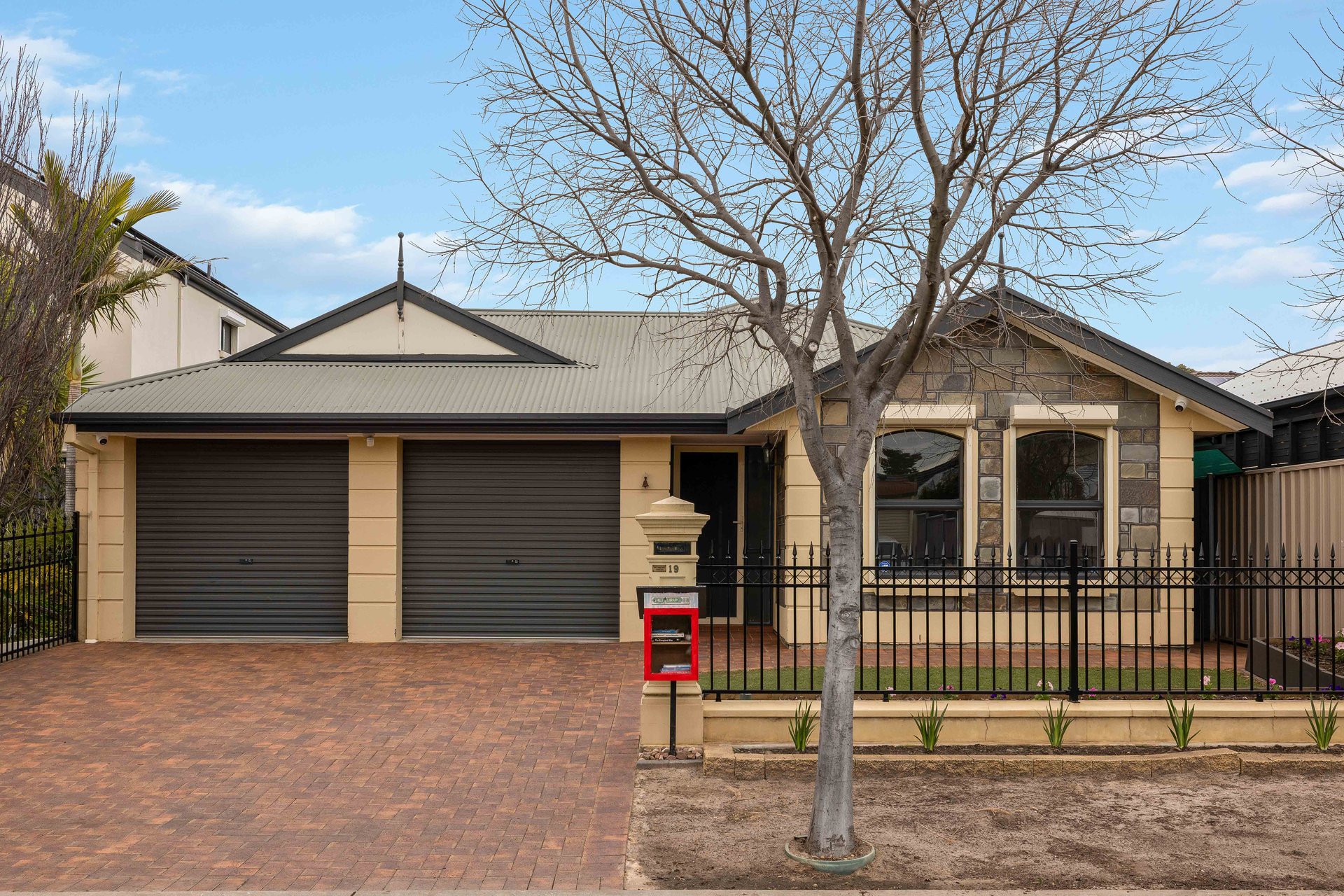 19 Young Street, Allenby Gardens