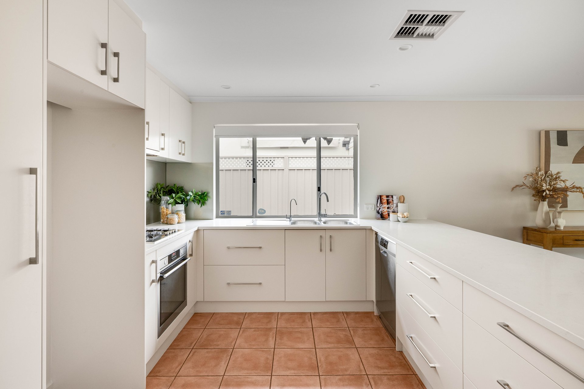 19 Young Street, Allenby Gardens
