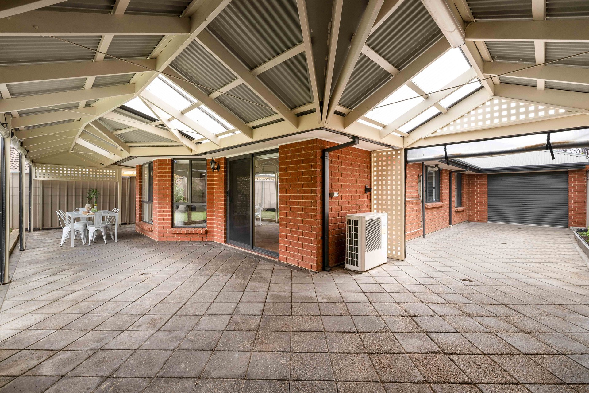 19 Young Street, Allenby Gardens