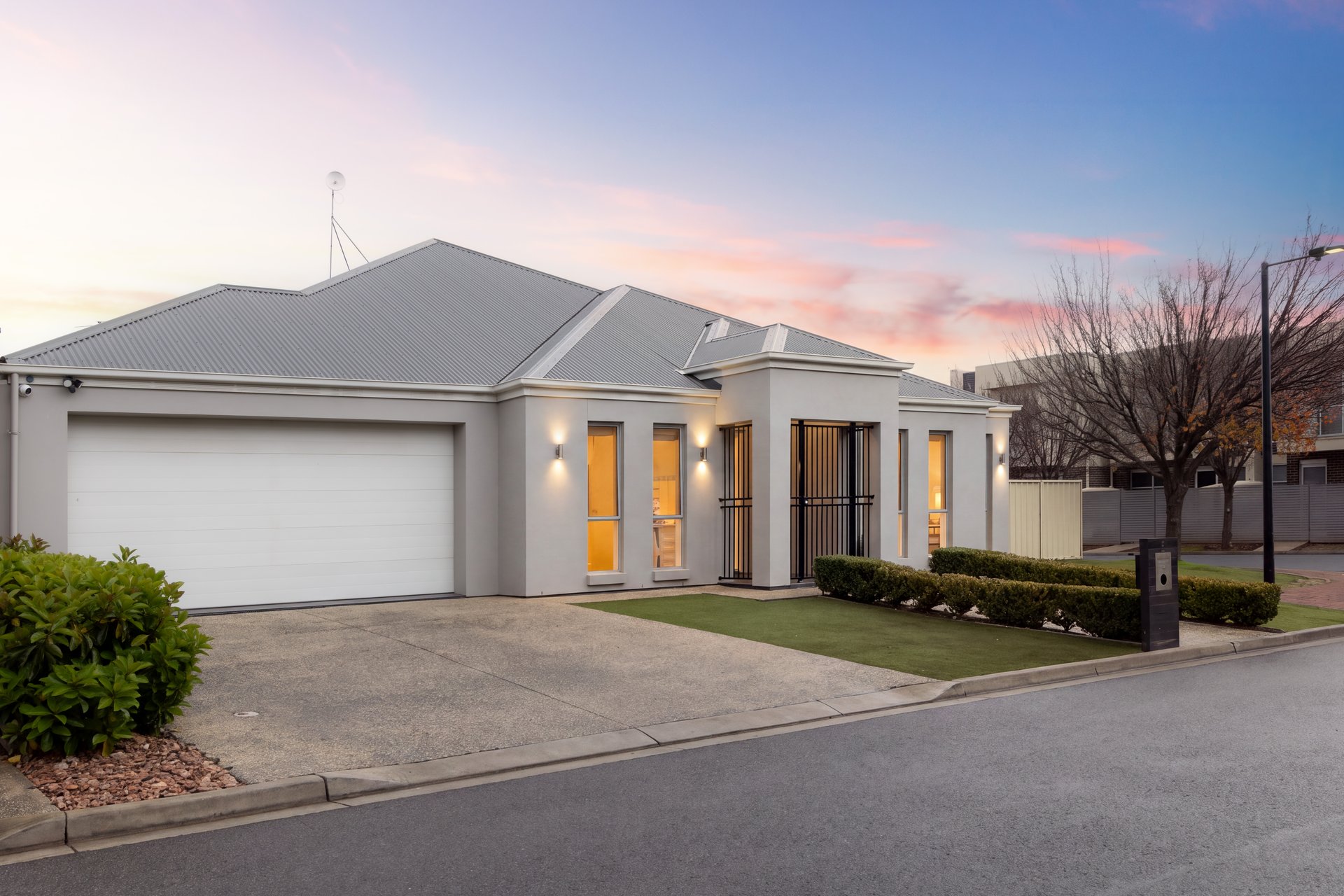 2 Warner Avenue, Findon