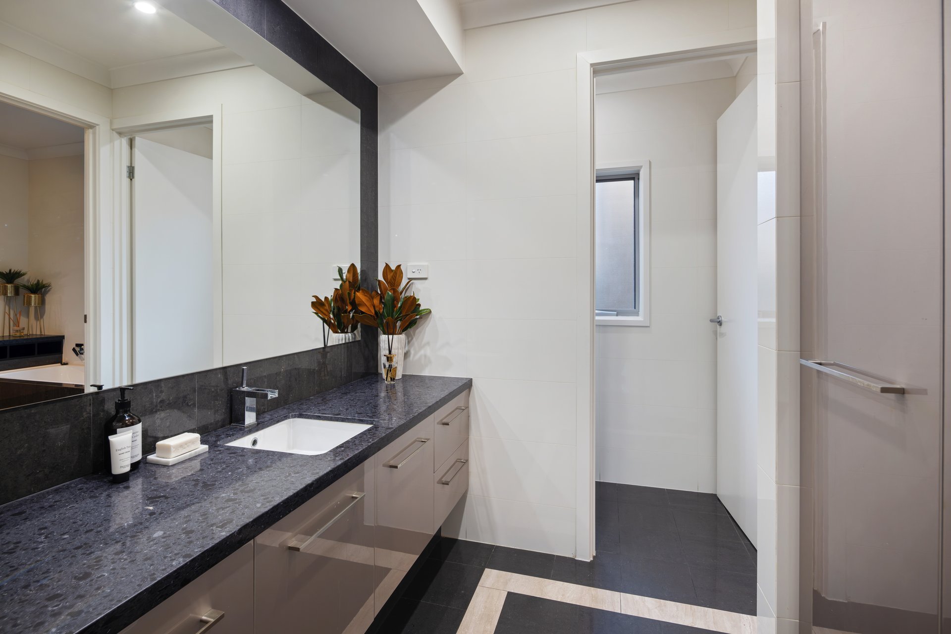2 Warner Avenue, Findon