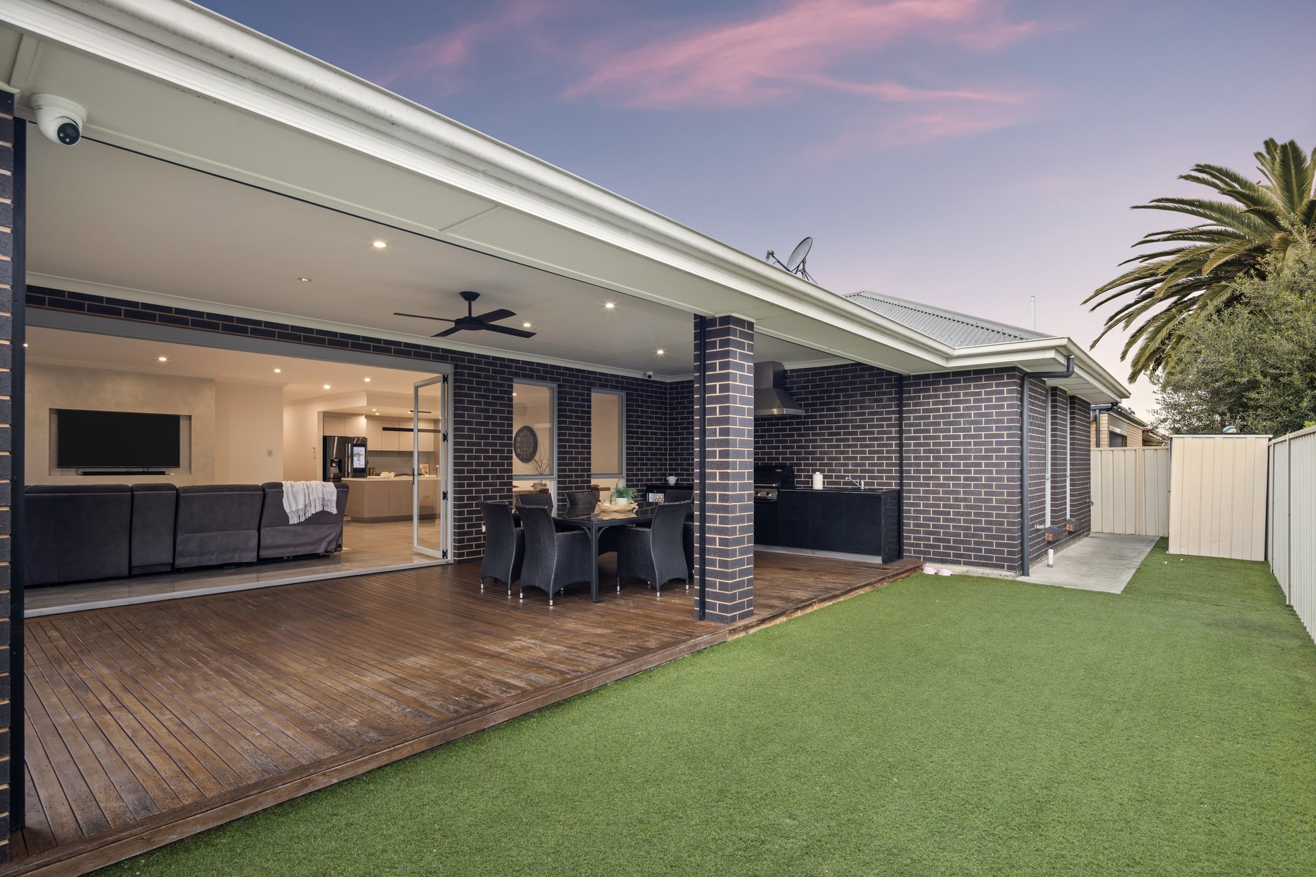 2 Warner Avenue, Findon