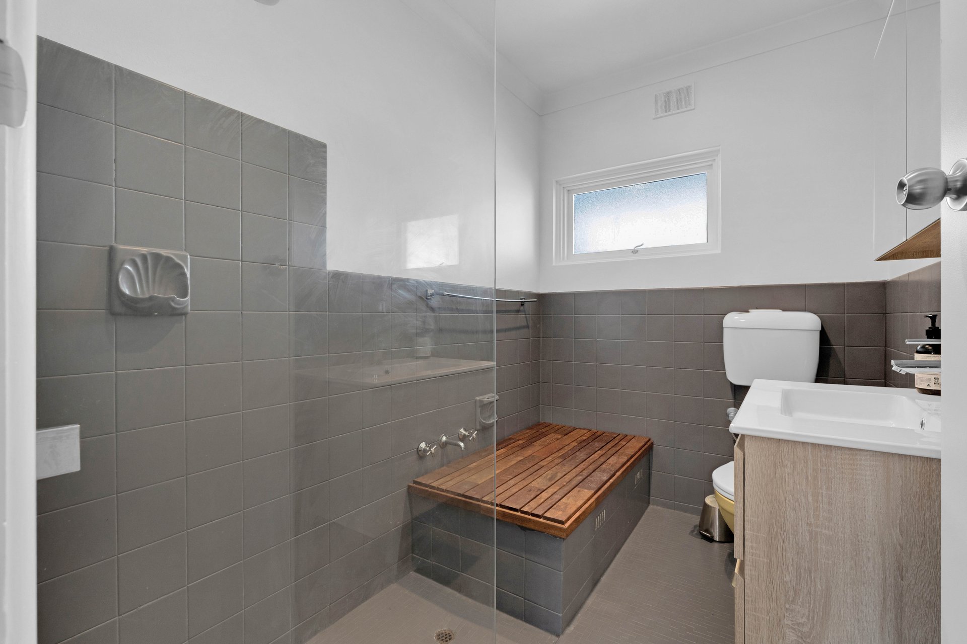 6/102 Seaview Road, West Beach