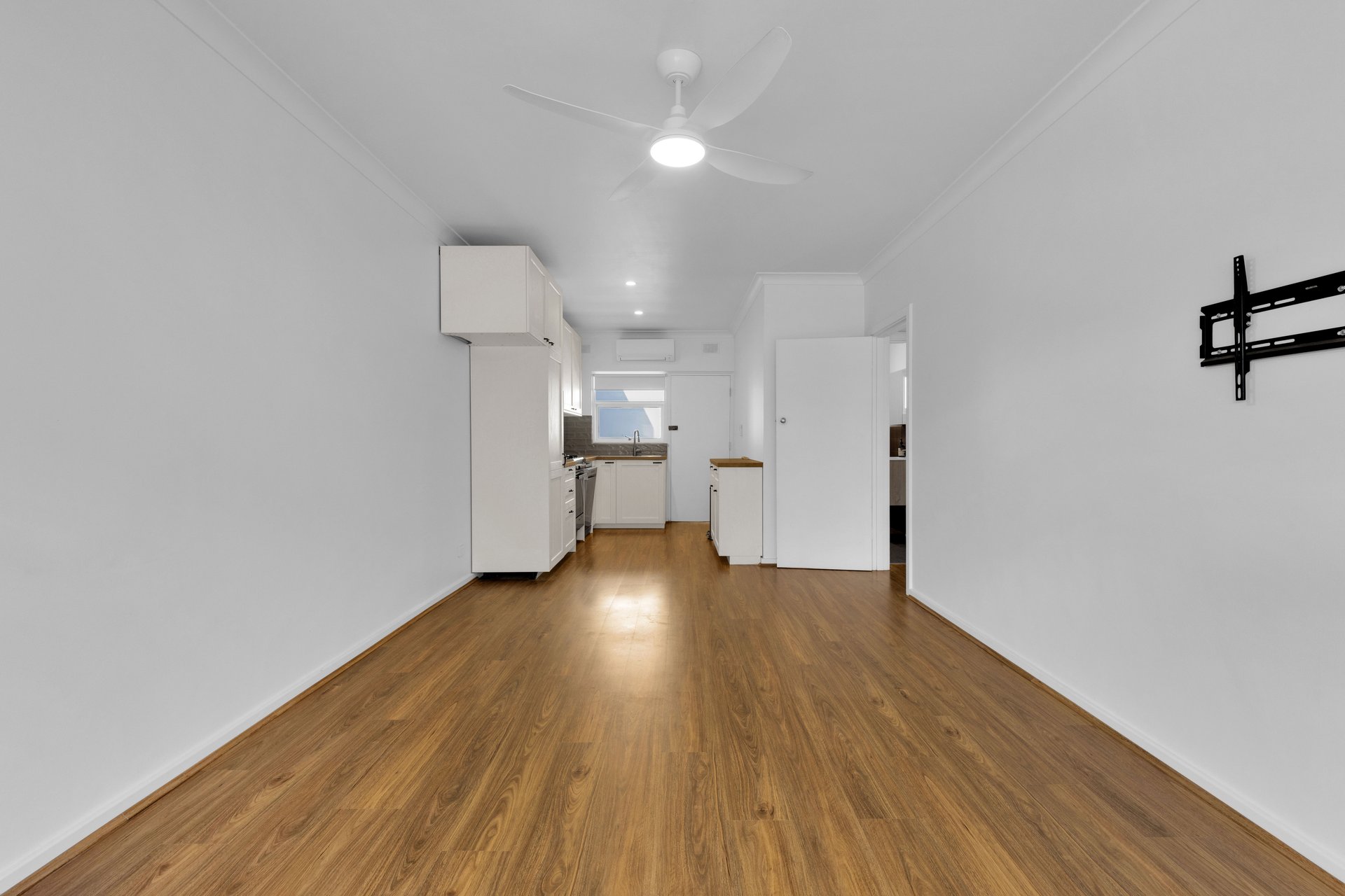 6/102 Seaview Road, West Beach