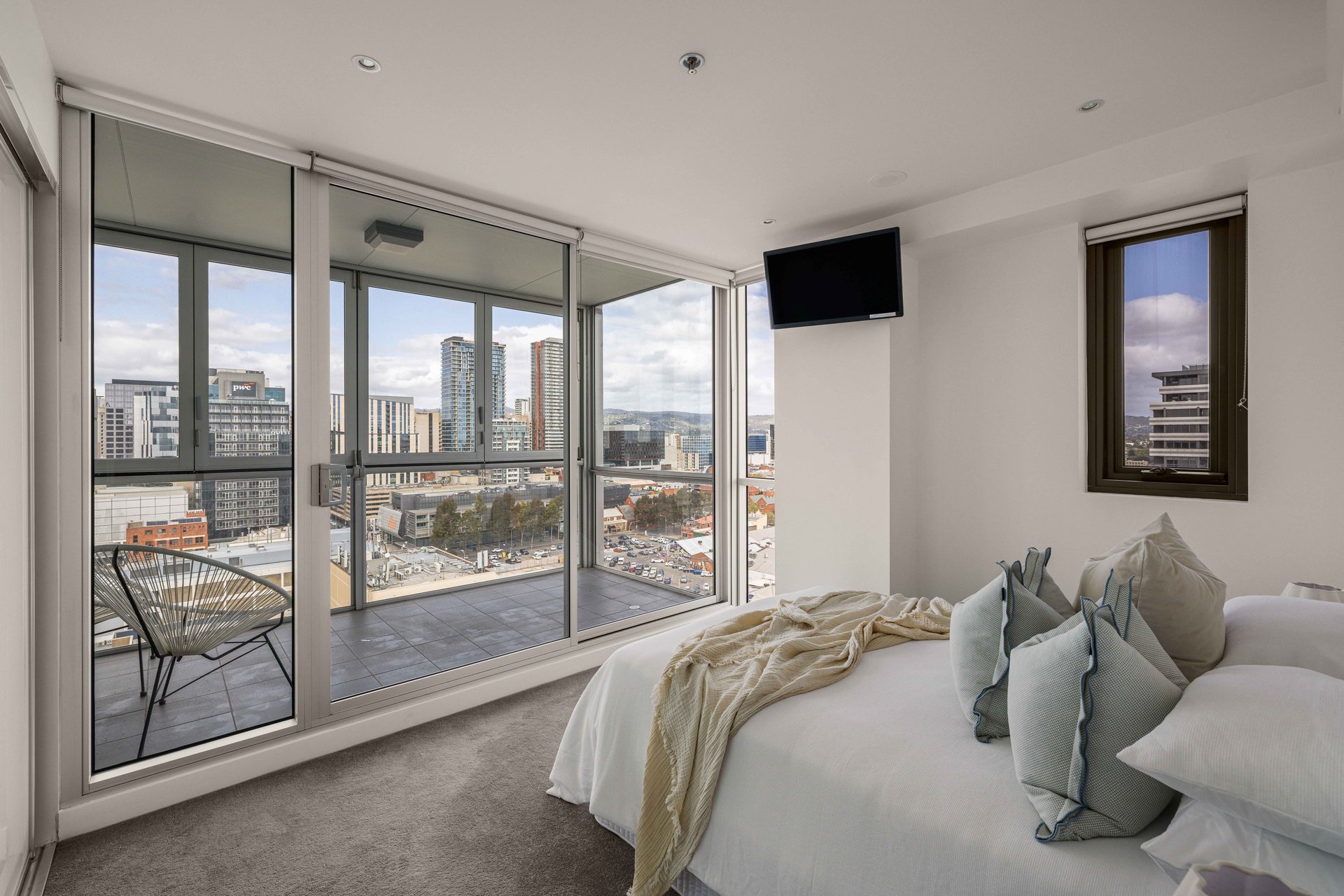 1602/10 Balfours Way, Adelaide