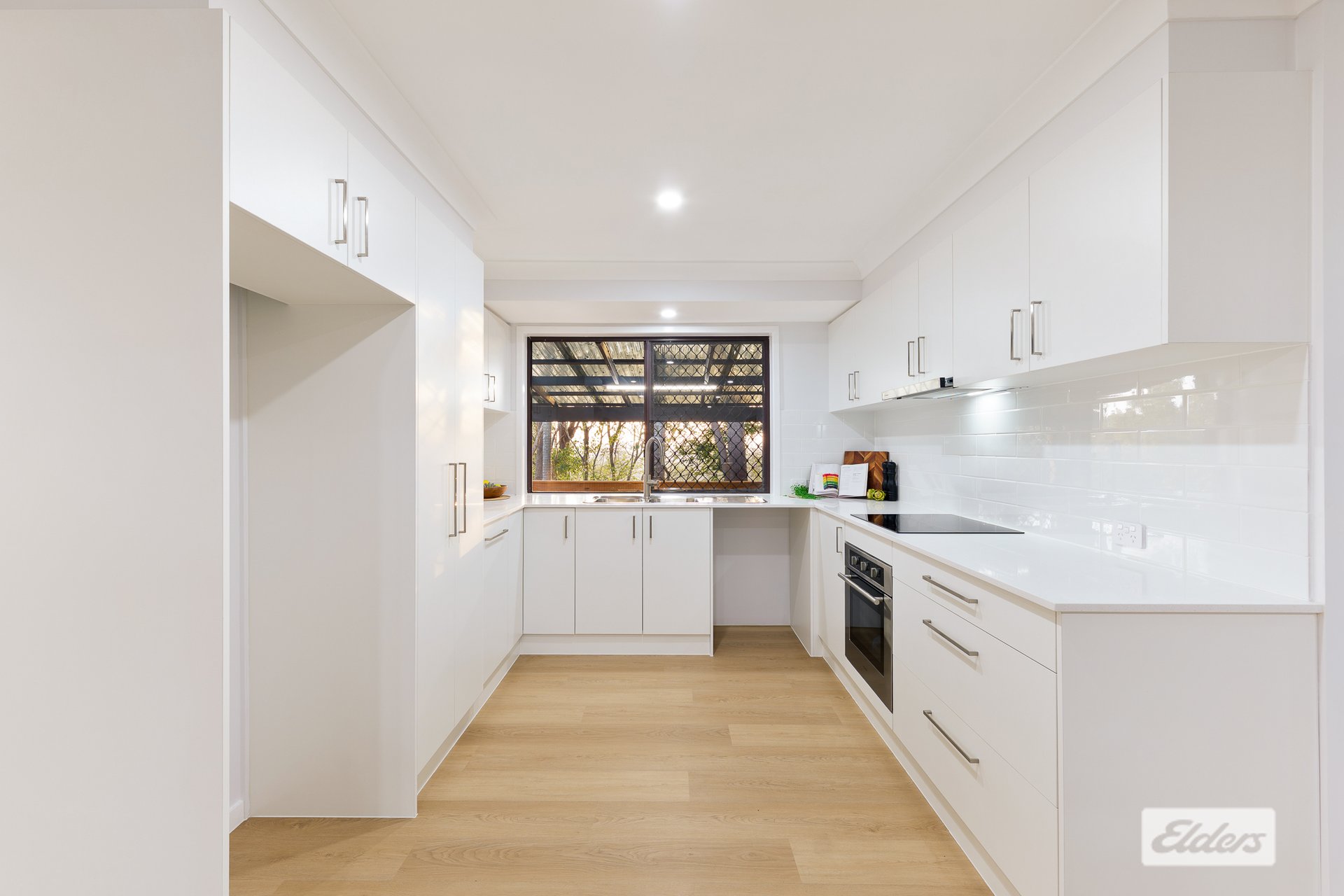 8 Erasmus Street — photo 4 of 10