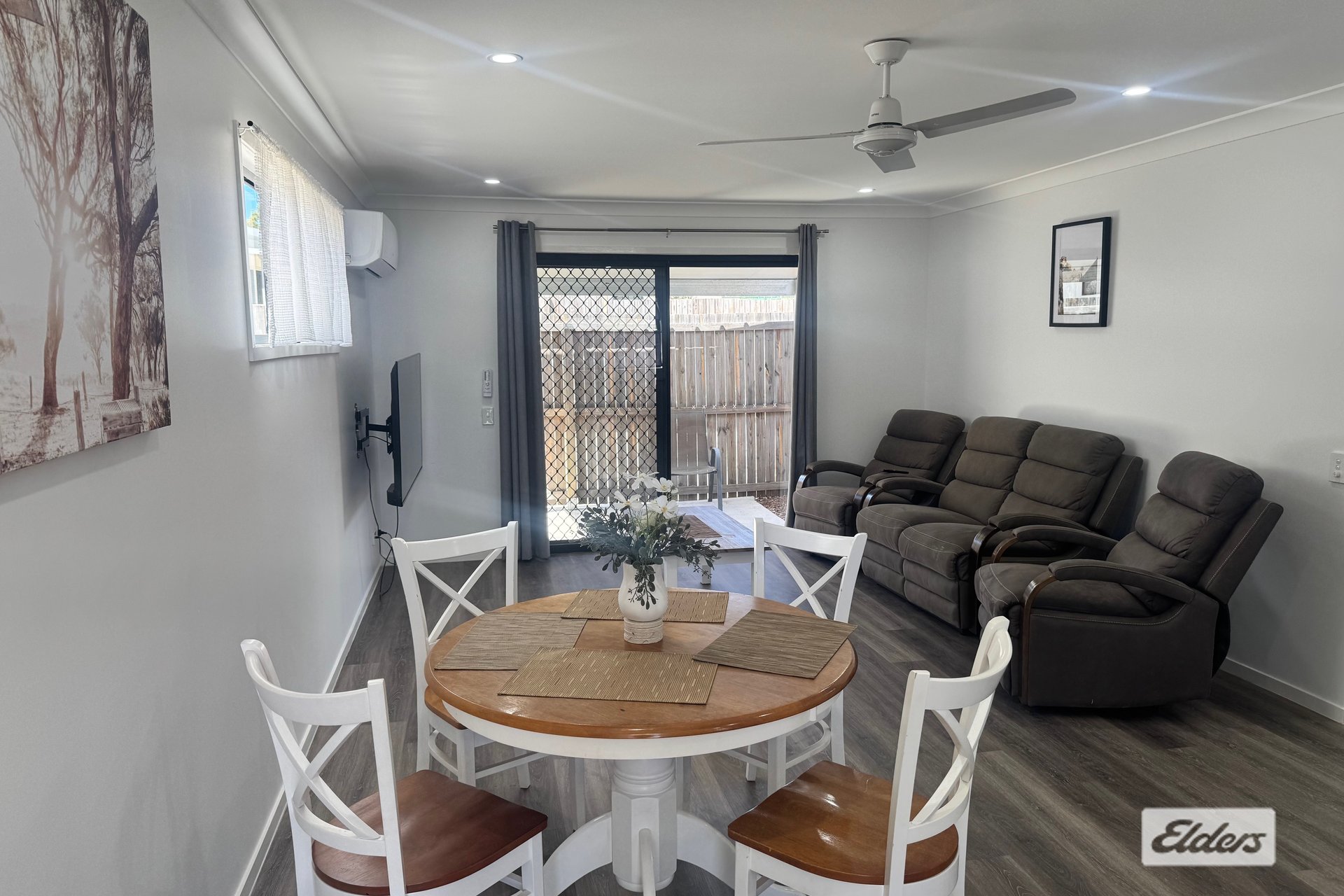 25 Freestone Road — photo 3 of 10