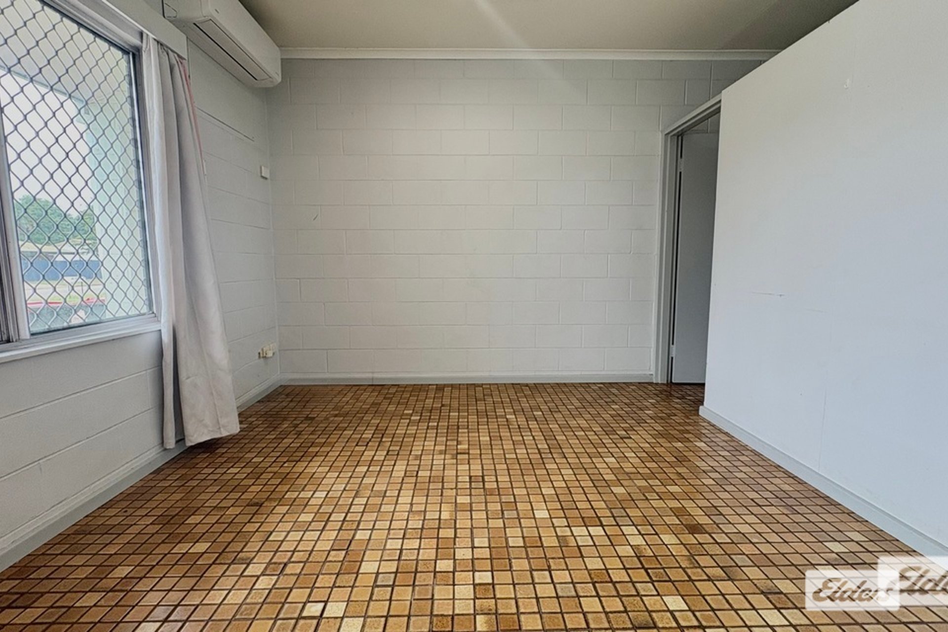 4/44 O'Shea Terrace — photo 2 of 5