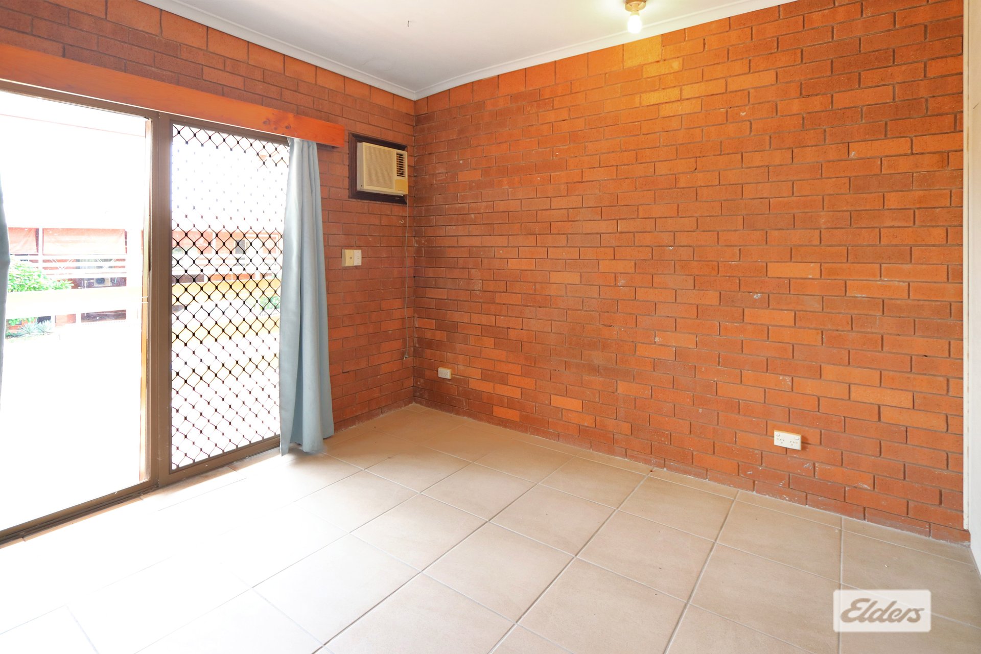 3/10-12 Acacia Drive — photo 5 of 10