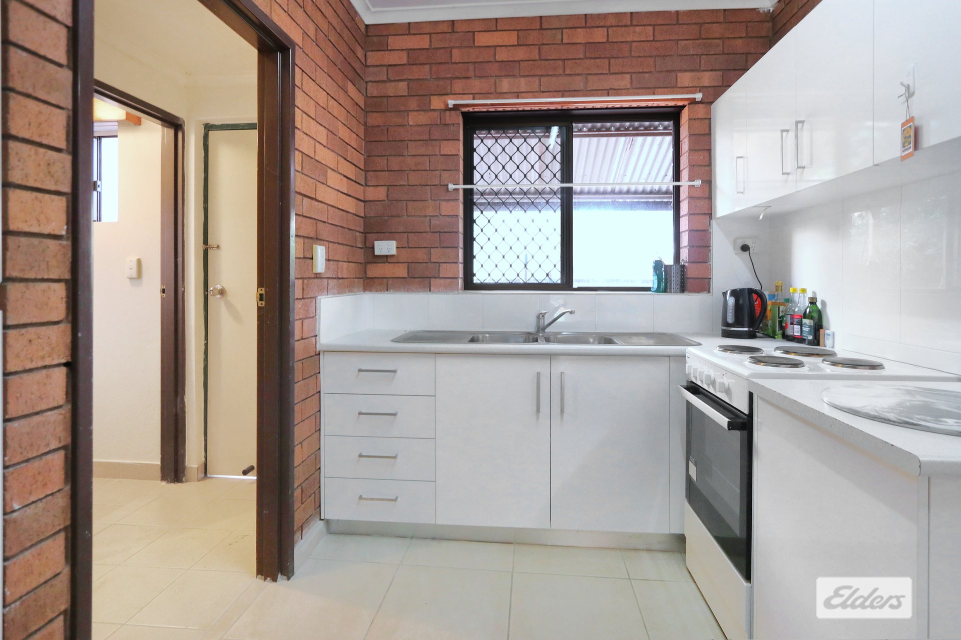 3/10-12 Acacia Drive — photo 3 of 10