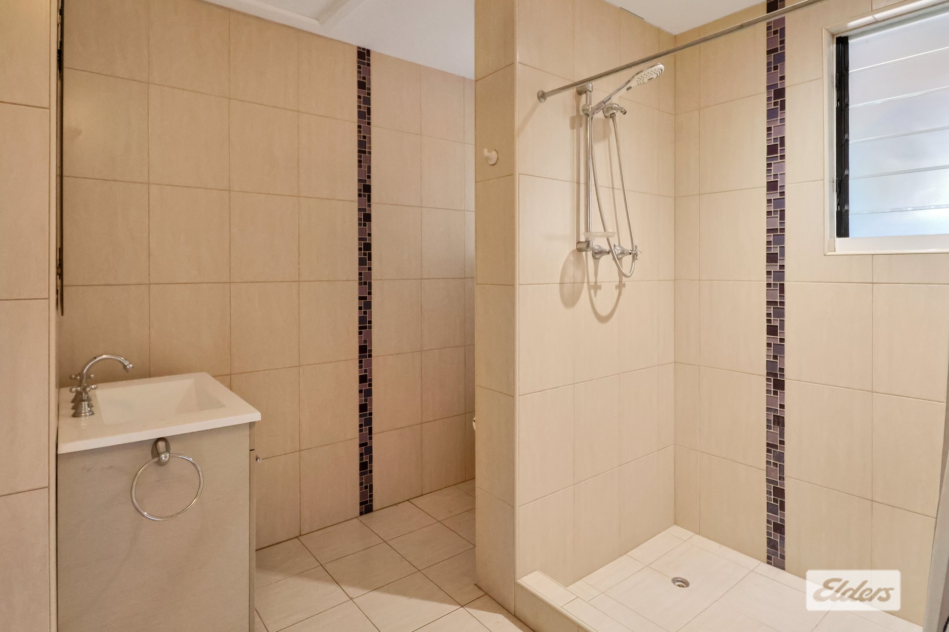 5 Mott Crescent — photo 6 of 10