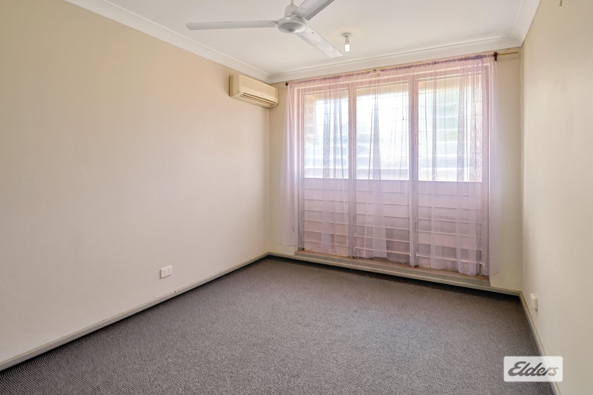 5 Mott Crescent — photo 5 of 10