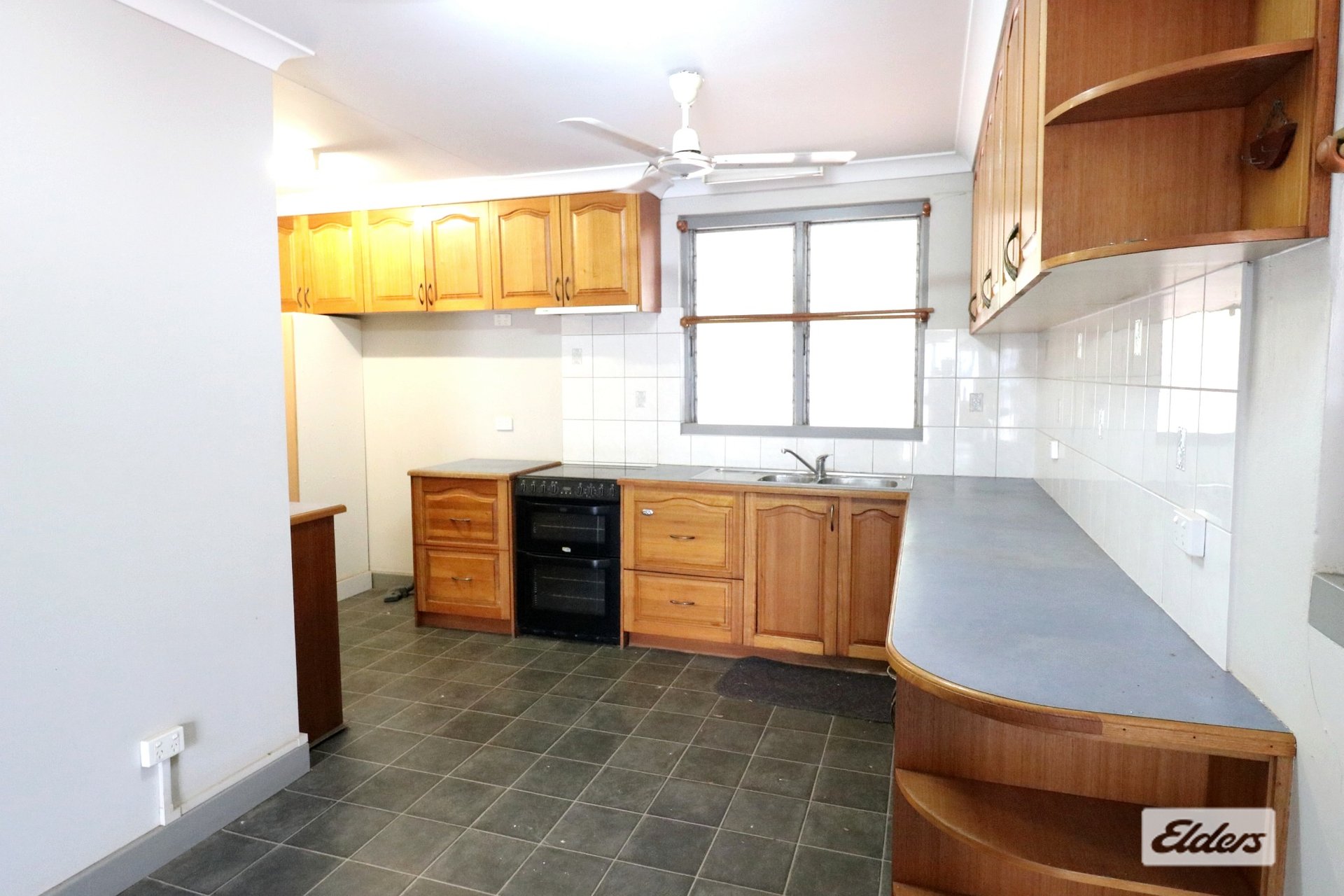 5 Mott Crescent — photo 2 of 10