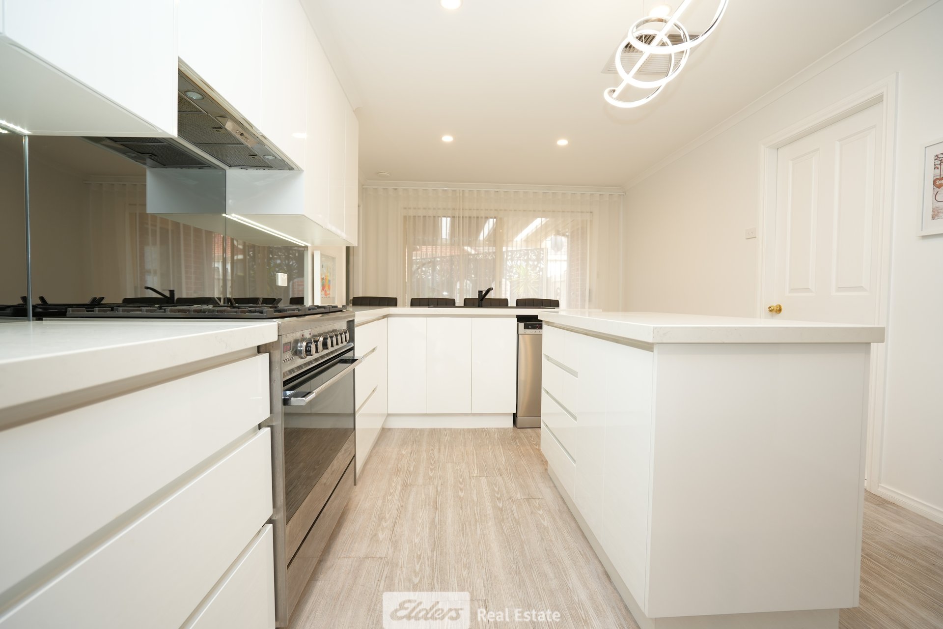 2/93 Binya Street — photo 4 of 10
