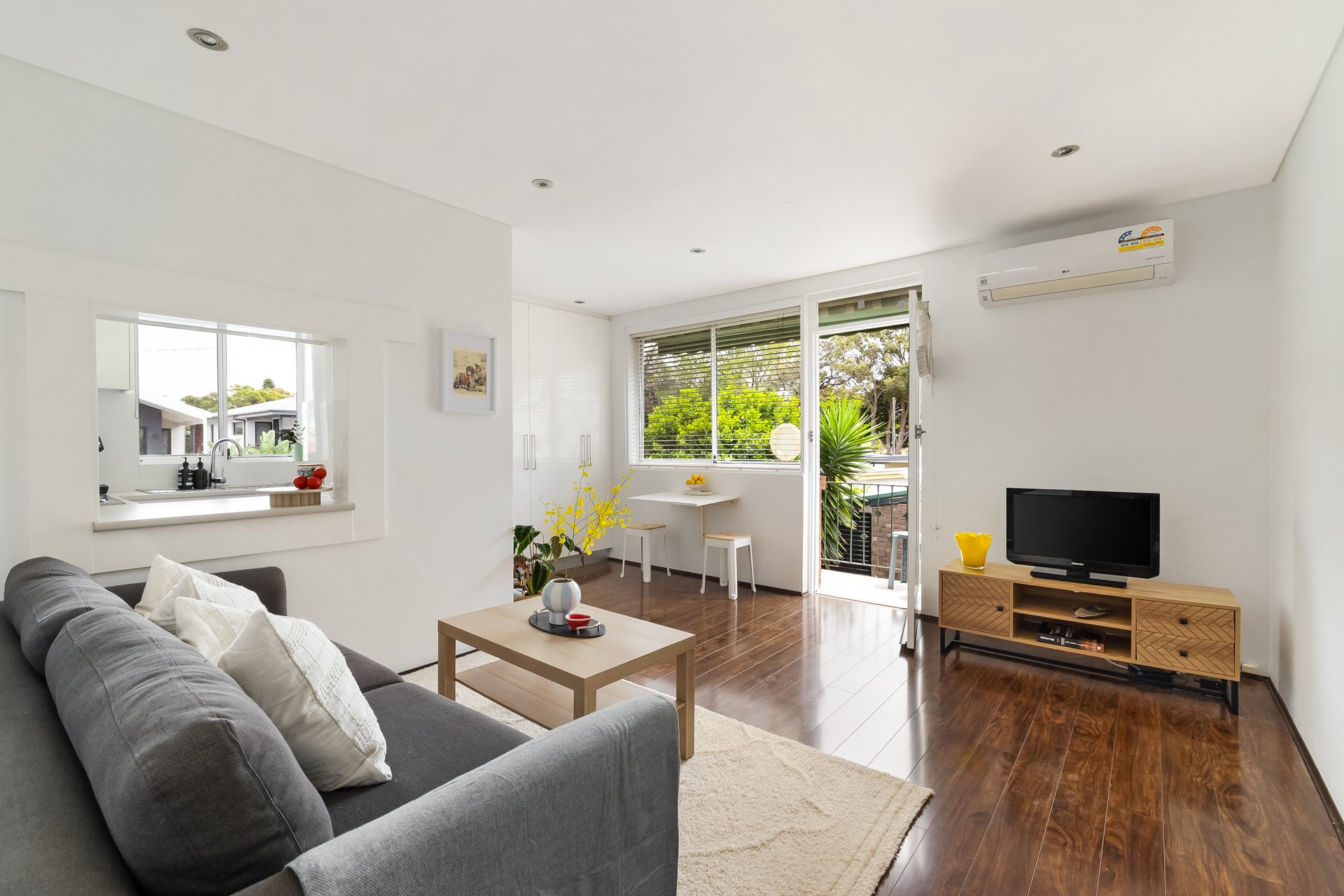 6/28 Foreman Street, Tempe Auction by Adrian William