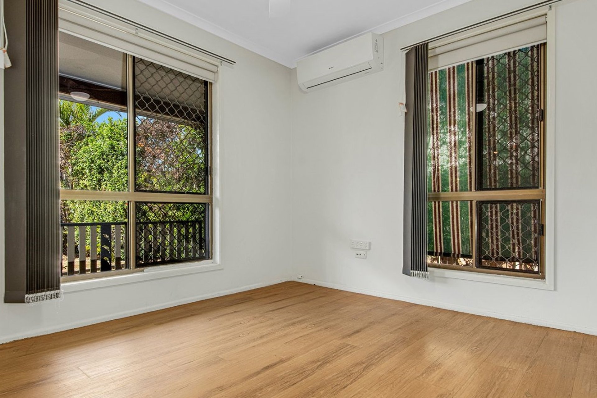 15 Waratah Street — photo 2 of 4