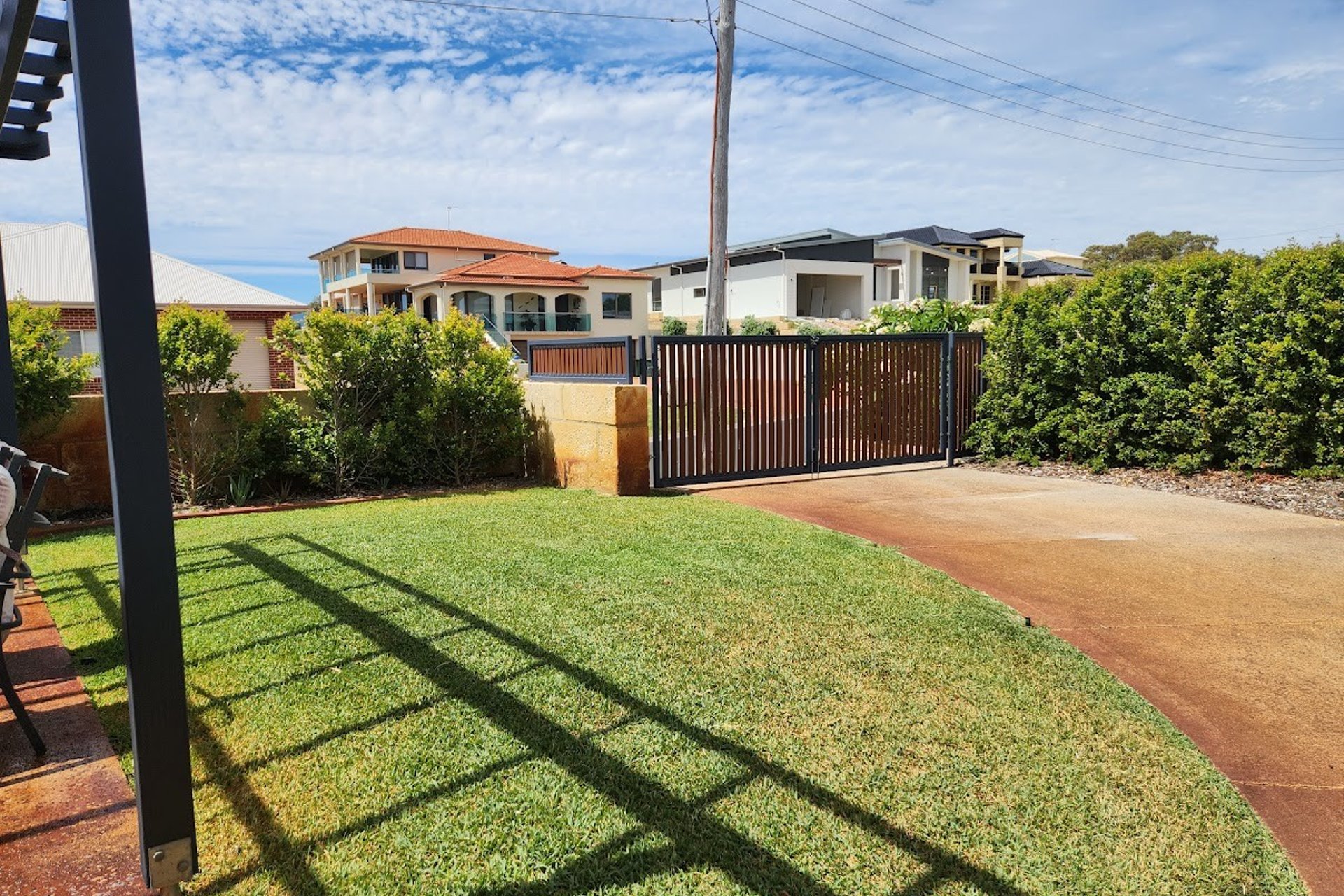 6 West Coast Drive — photo 4 of 4