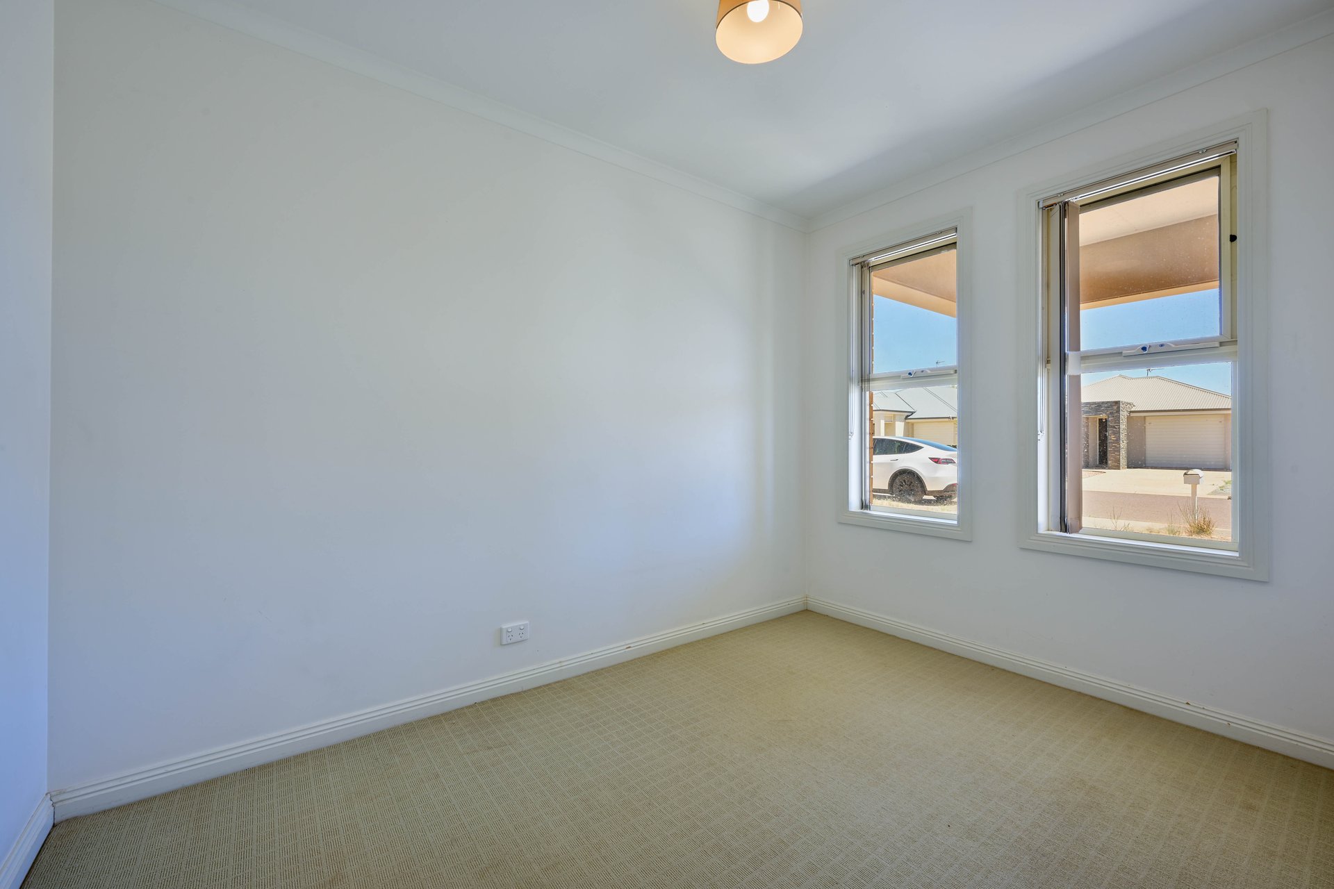 7 Vern Schuppan Drive — photo 9 of 10
