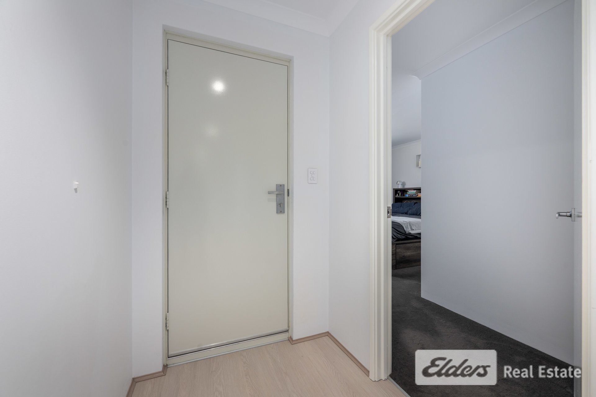 6 Wallarah Circuit — photo from Elders Real Estate Rockingham & Baldivis